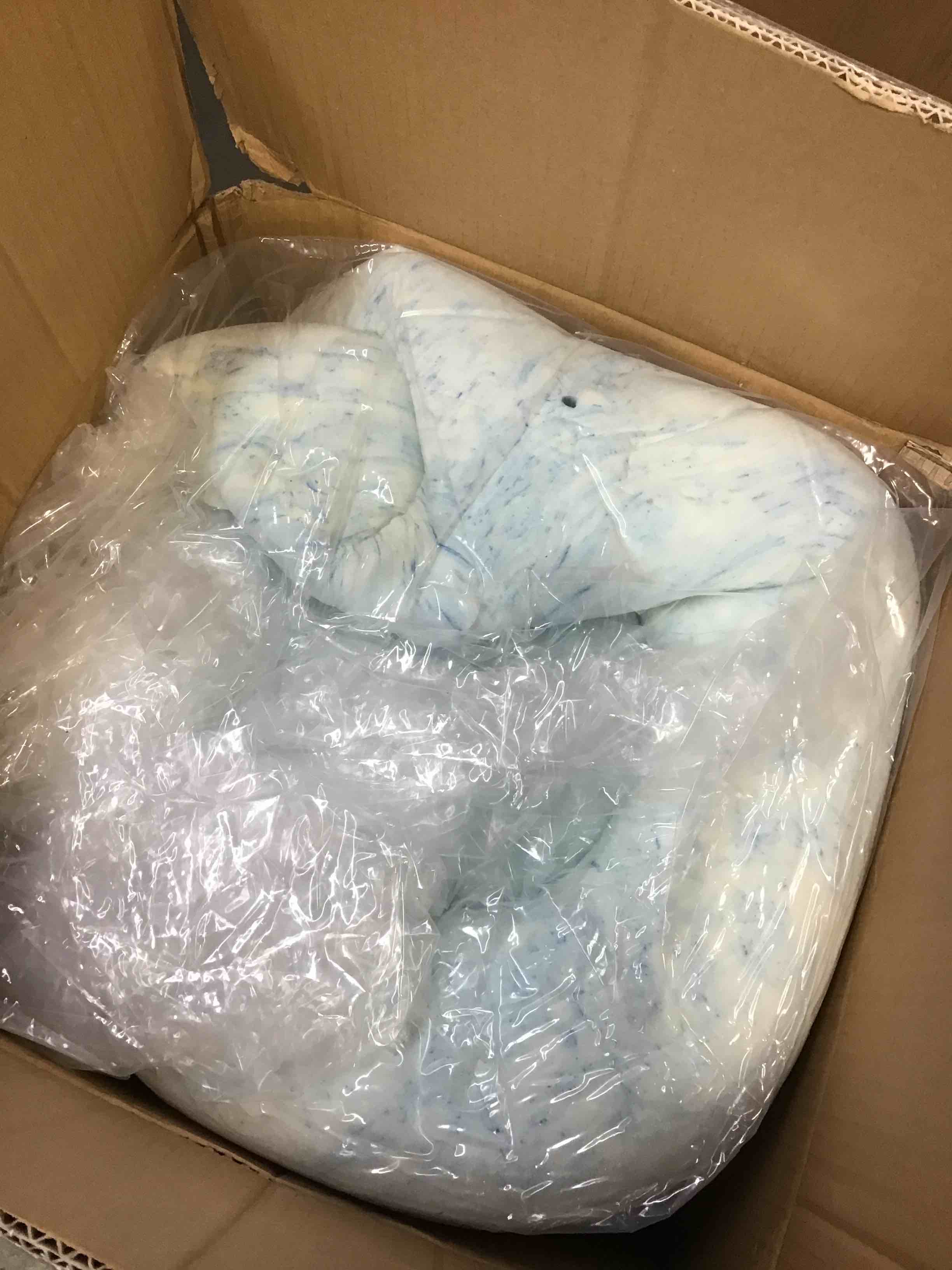 https://s3.amazonaws.com/lotting-images-prod/bidfta/BLU5927824_1709930294526.jpeg