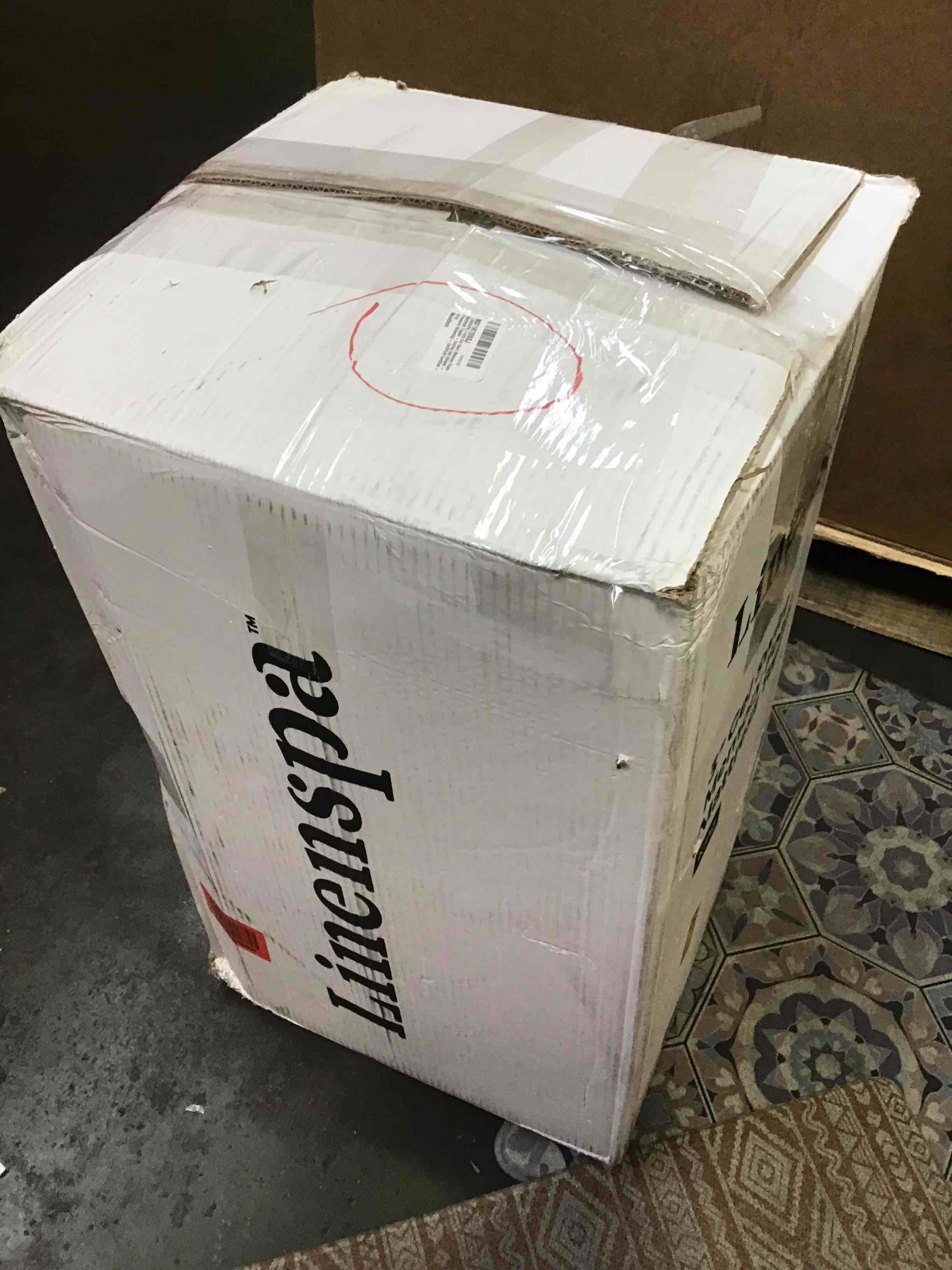 https://s3.amazonaws.com/lotting-images-prod/bidfta/BLU5927824_1709930331792.jpeg
