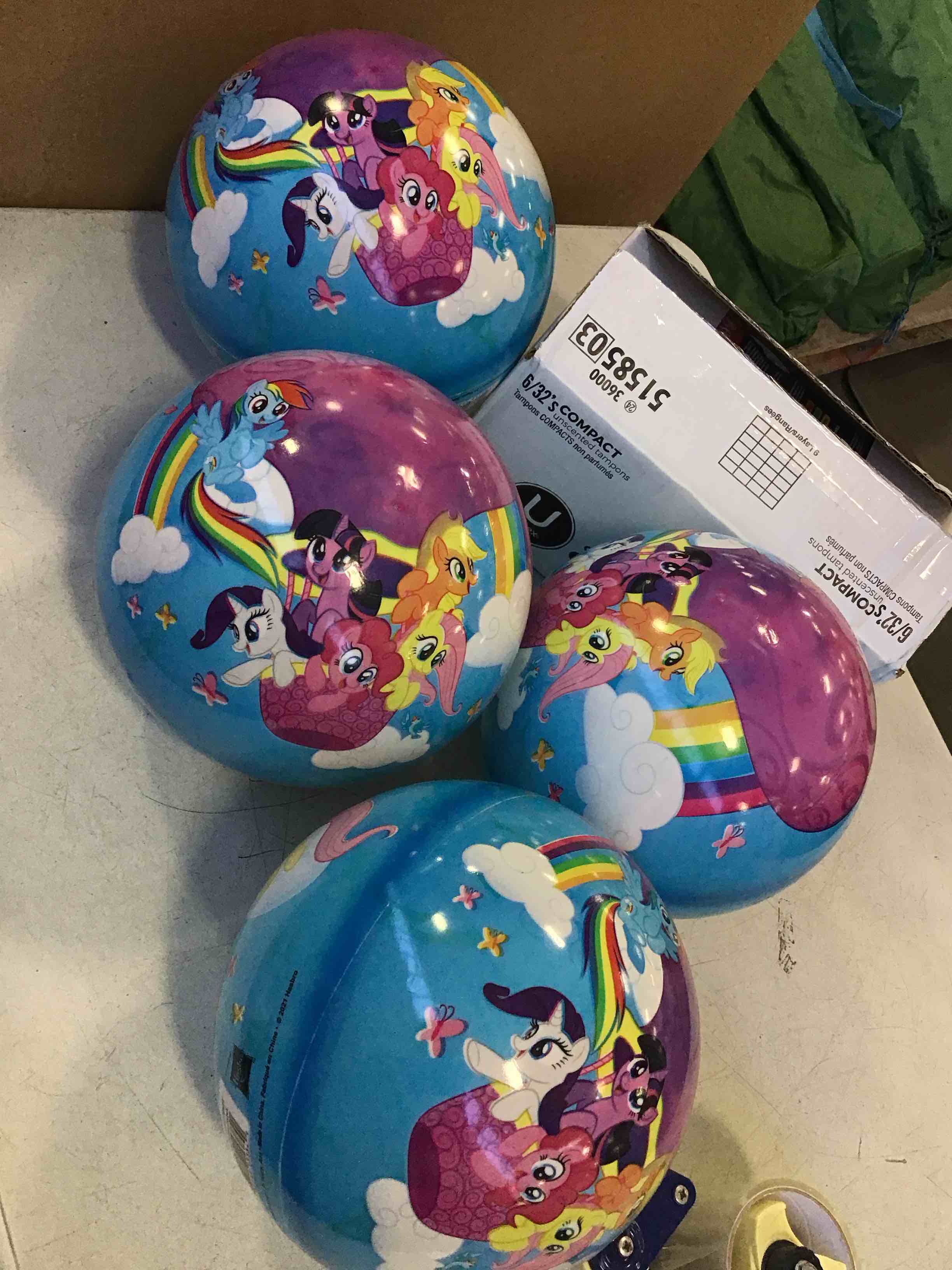 Beach balls for children and girls beach toy children and girls small pool game  pack of 4