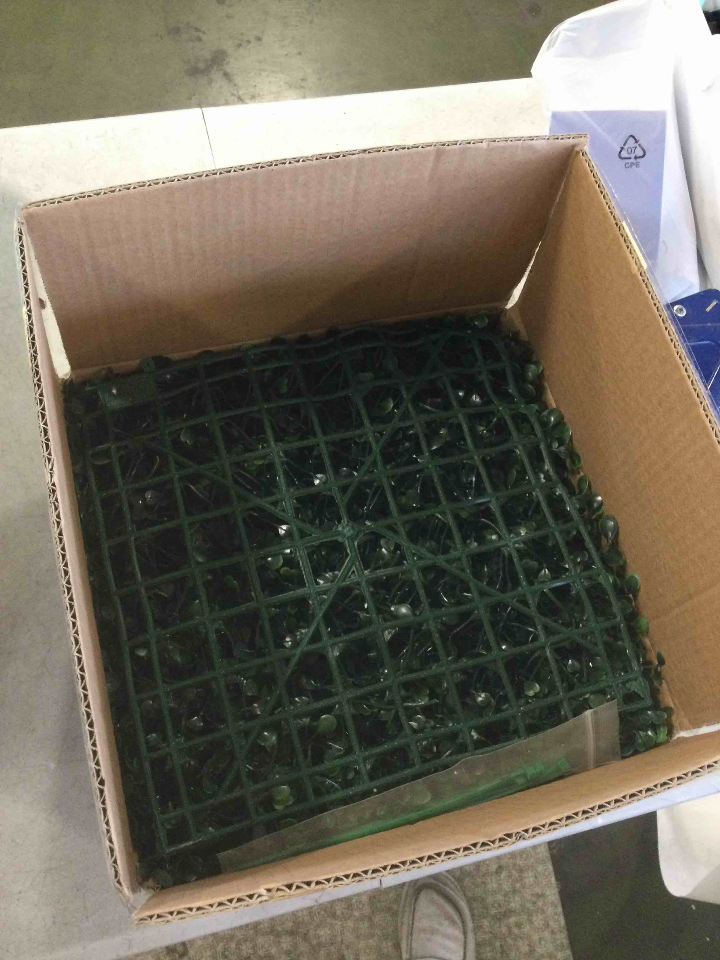 https://s3.amazonaws.com/lotting-images-prod/bidfta/BLU5928376_1714404709205.jpeg