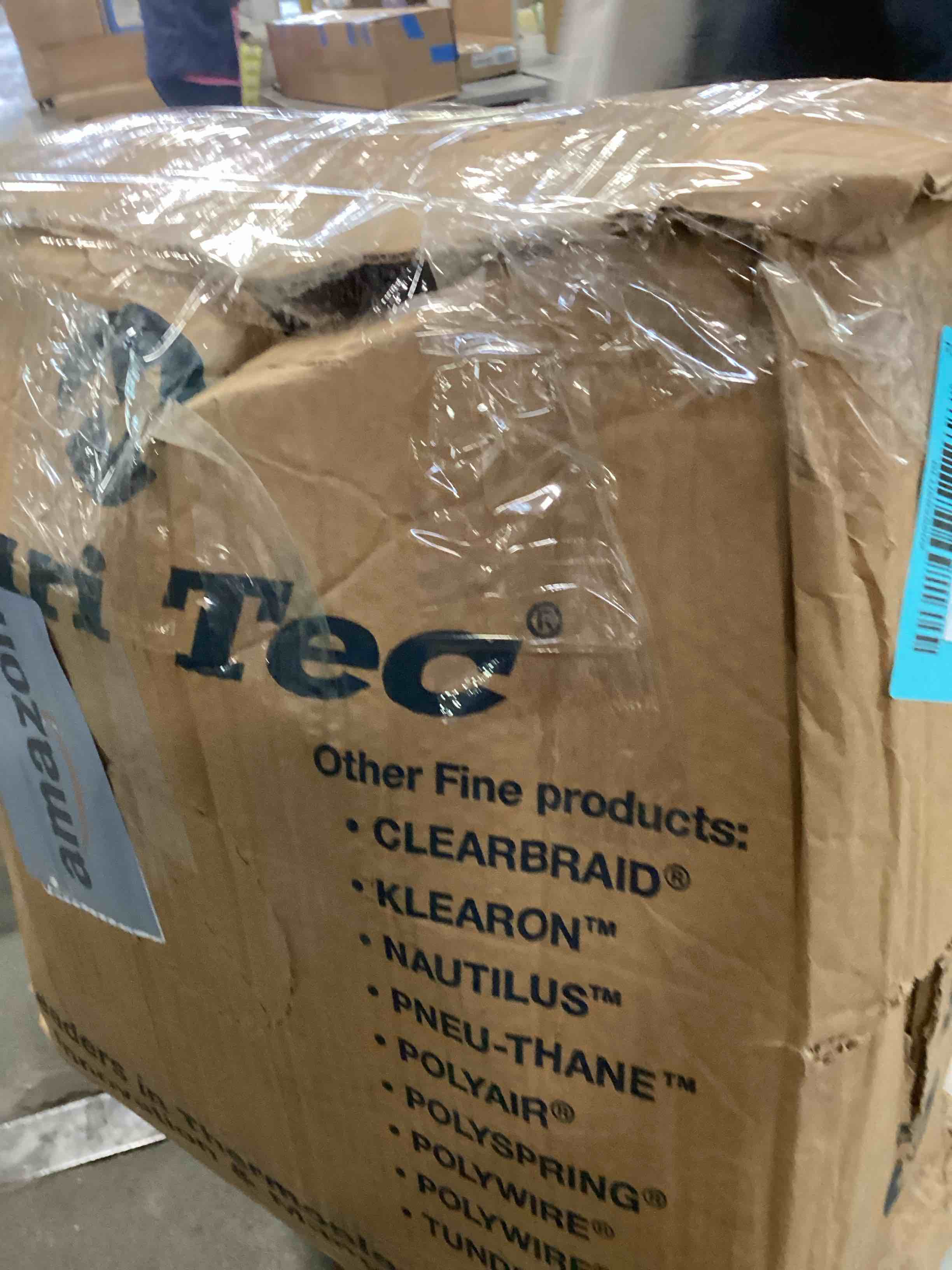 https://s3.amazonaws.com/lotting-images-prod/bidfta/BLU5928602_1709406274515.jpeg