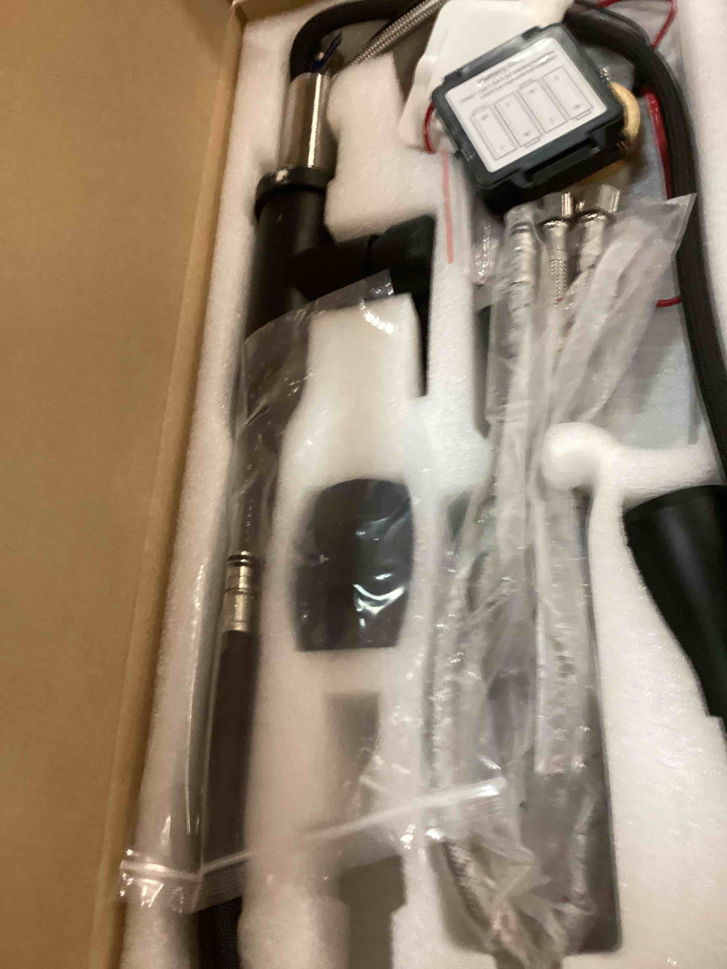 https://s3.amazonaws.com/lotting-images-prod/bidfta/BLU5928970_1709655794427.jpeg