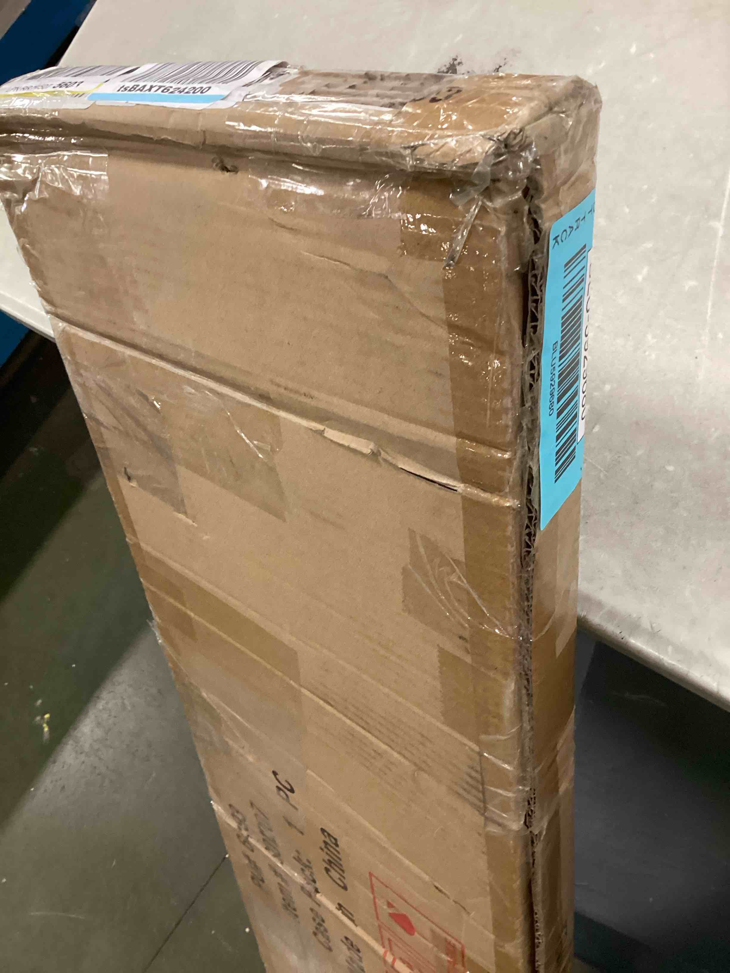 https://s3.amazonaws.com/lotting-images-prod/bidfta/BLU5929680_1709925625751.jpeg