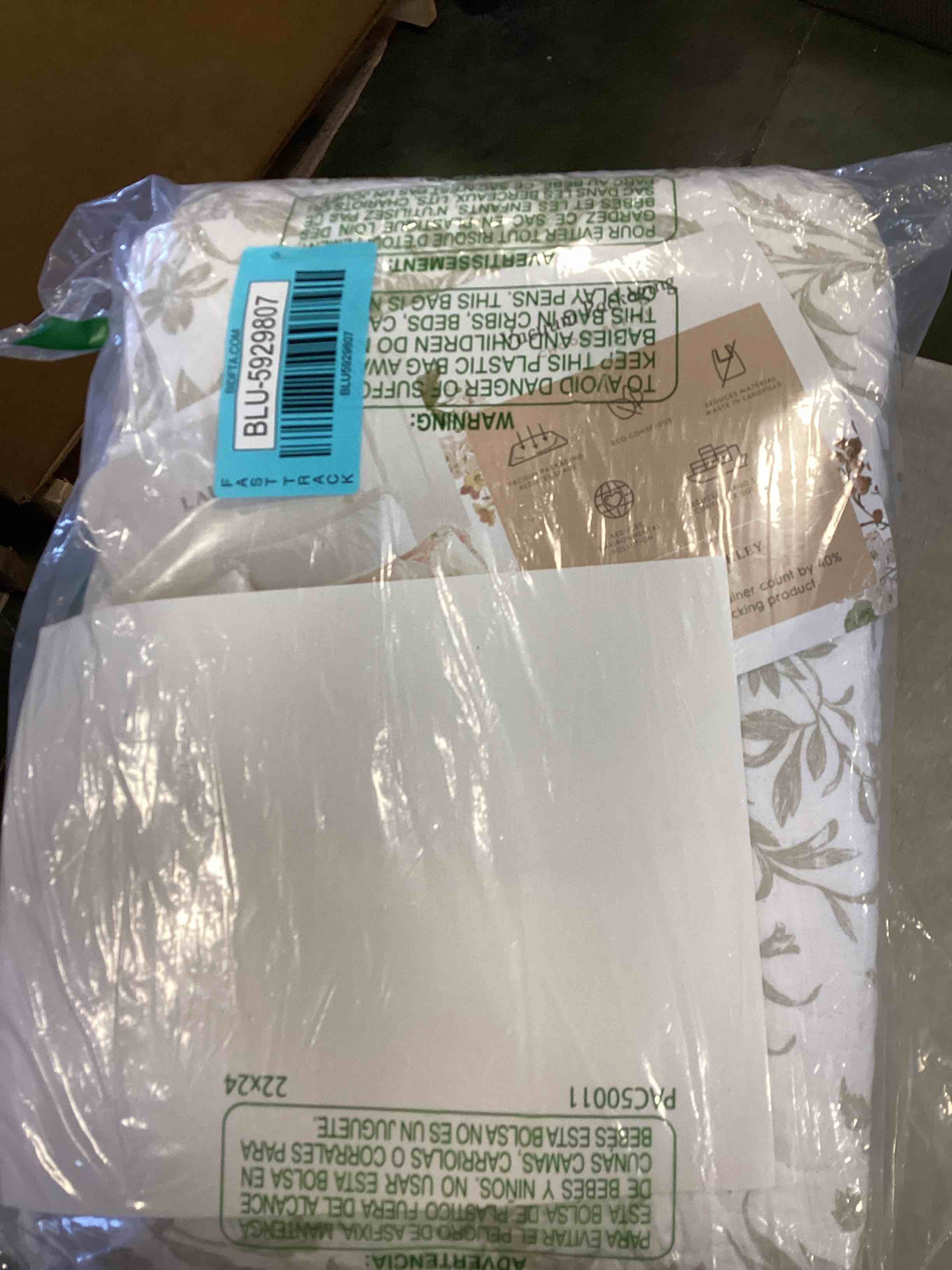 https://s3.amazonaws.com/lotting-images-prod/bidfta/BLU5929807_1710258118019.jpeg