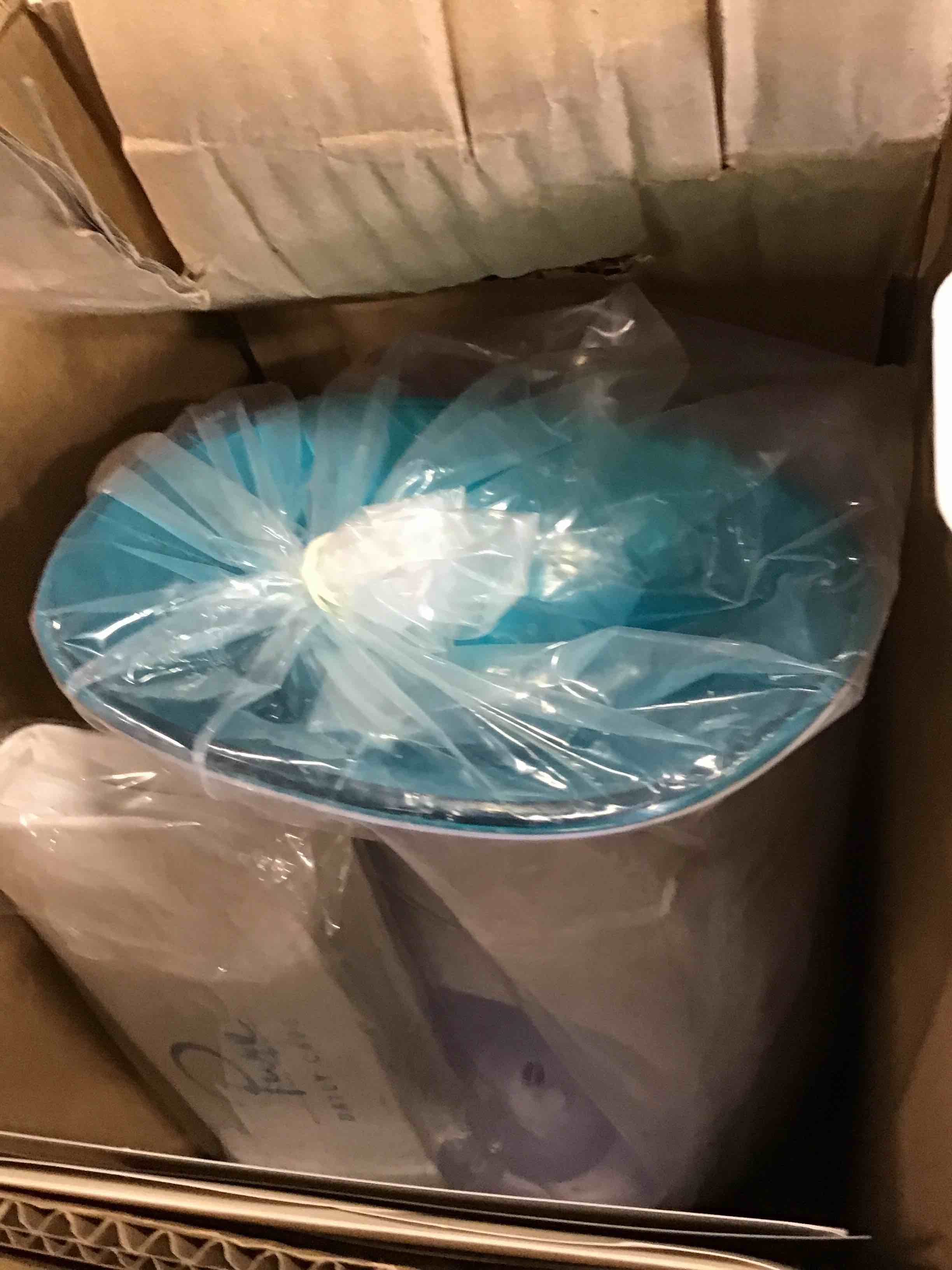 https://s3.amazonaws.com/lotting-images-prod/bidfta/BLU5929838_1710263955000.jpeg