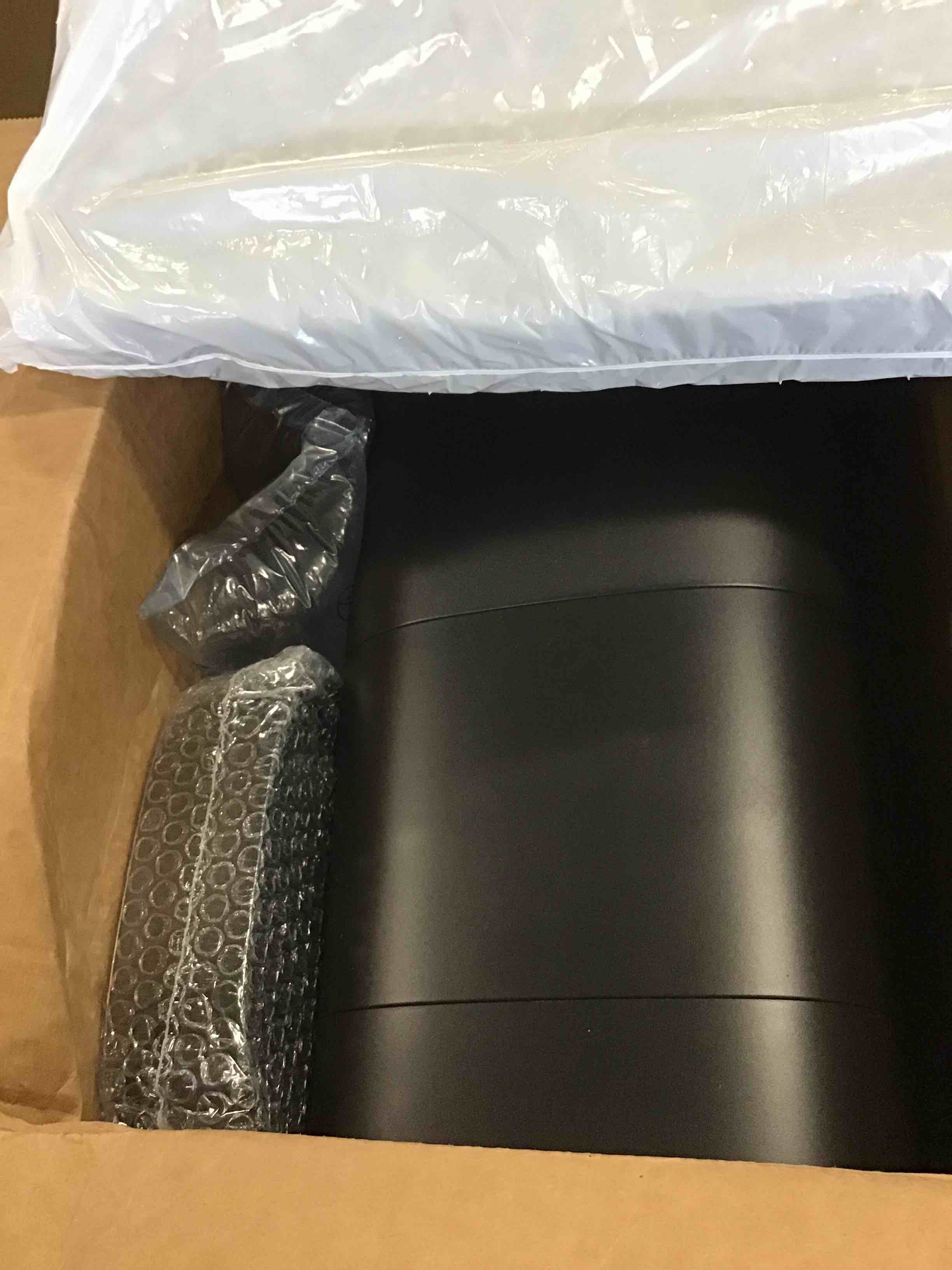 https://s3.amazonaws.com/lotting-images-prod/bidfta/BLU5929866_1710267511366.jpeg