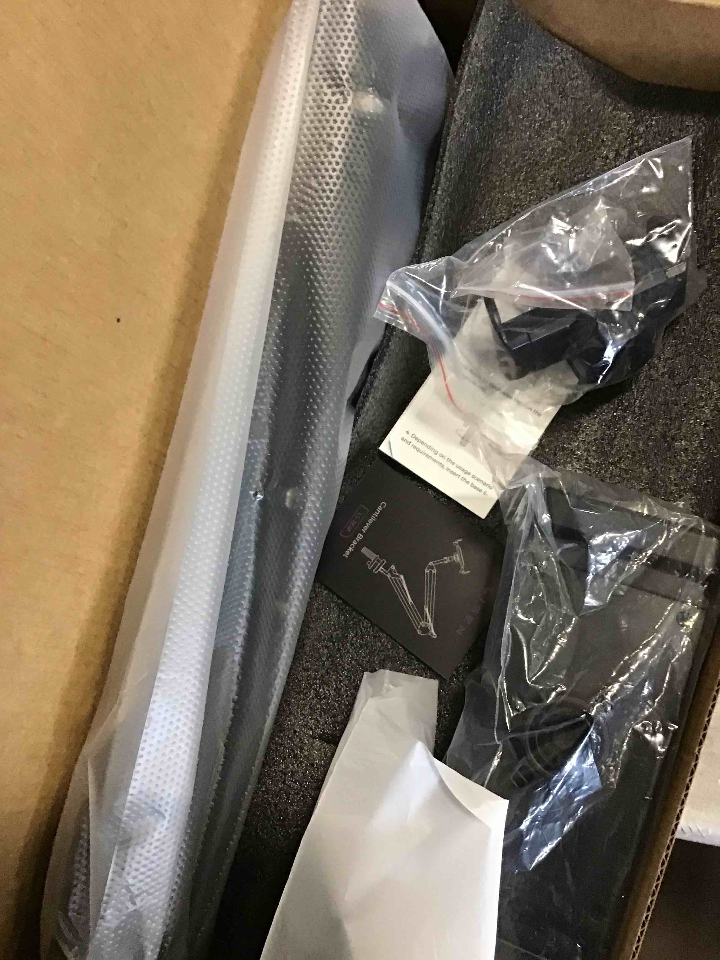 https://s3.amazonaws.com/lotting-images-prod/bidfta/BLU5929869_1710267953654.jpeg