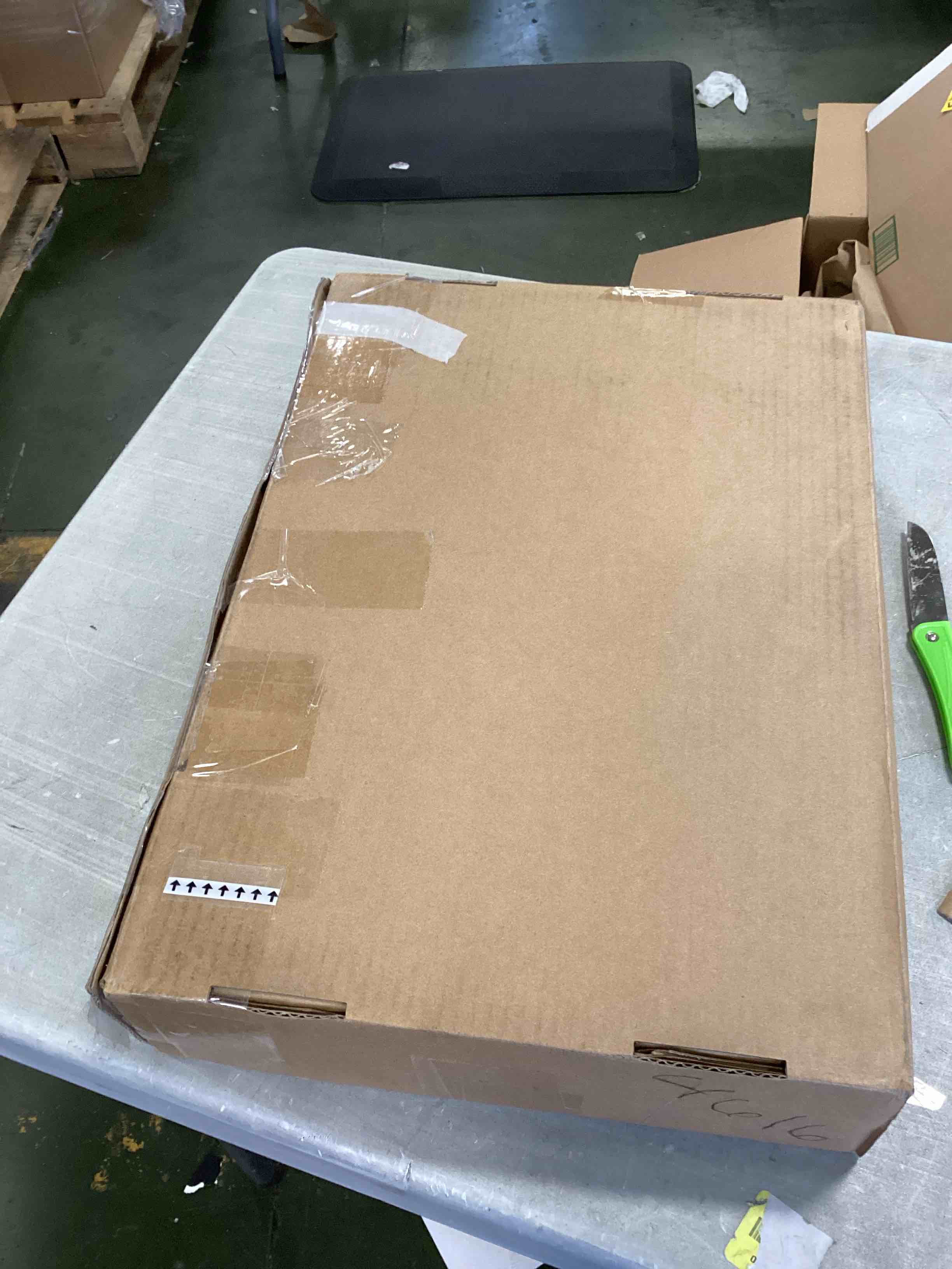 https://s3.amazonaws.com/lotting-images-prod/bidfta/BLU5929972_1709564152515.jpeg