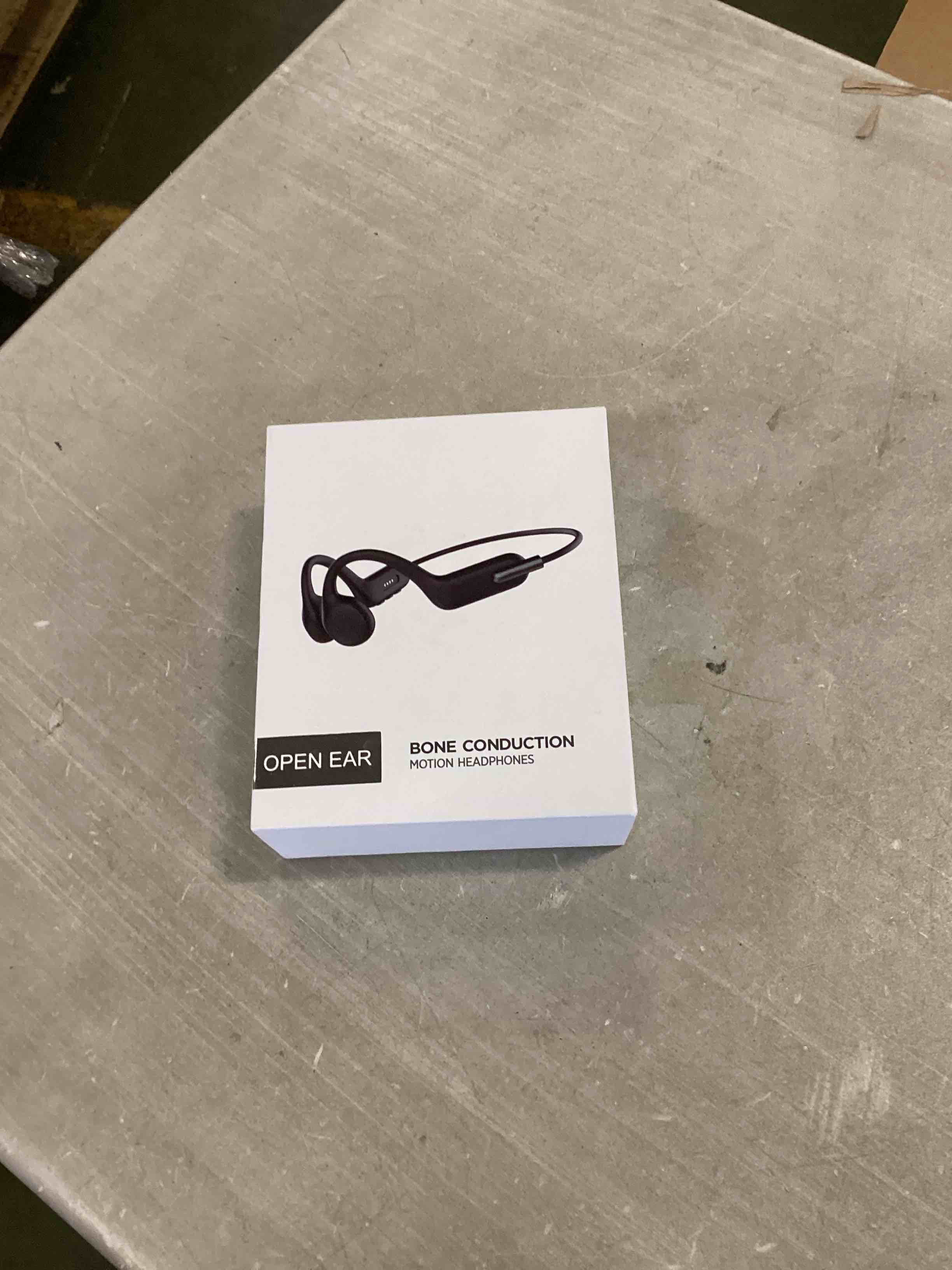 https://s3.amazonaws.com/lotting-images-prod/bidfta/BLU5929977_1709567000260.jpeg