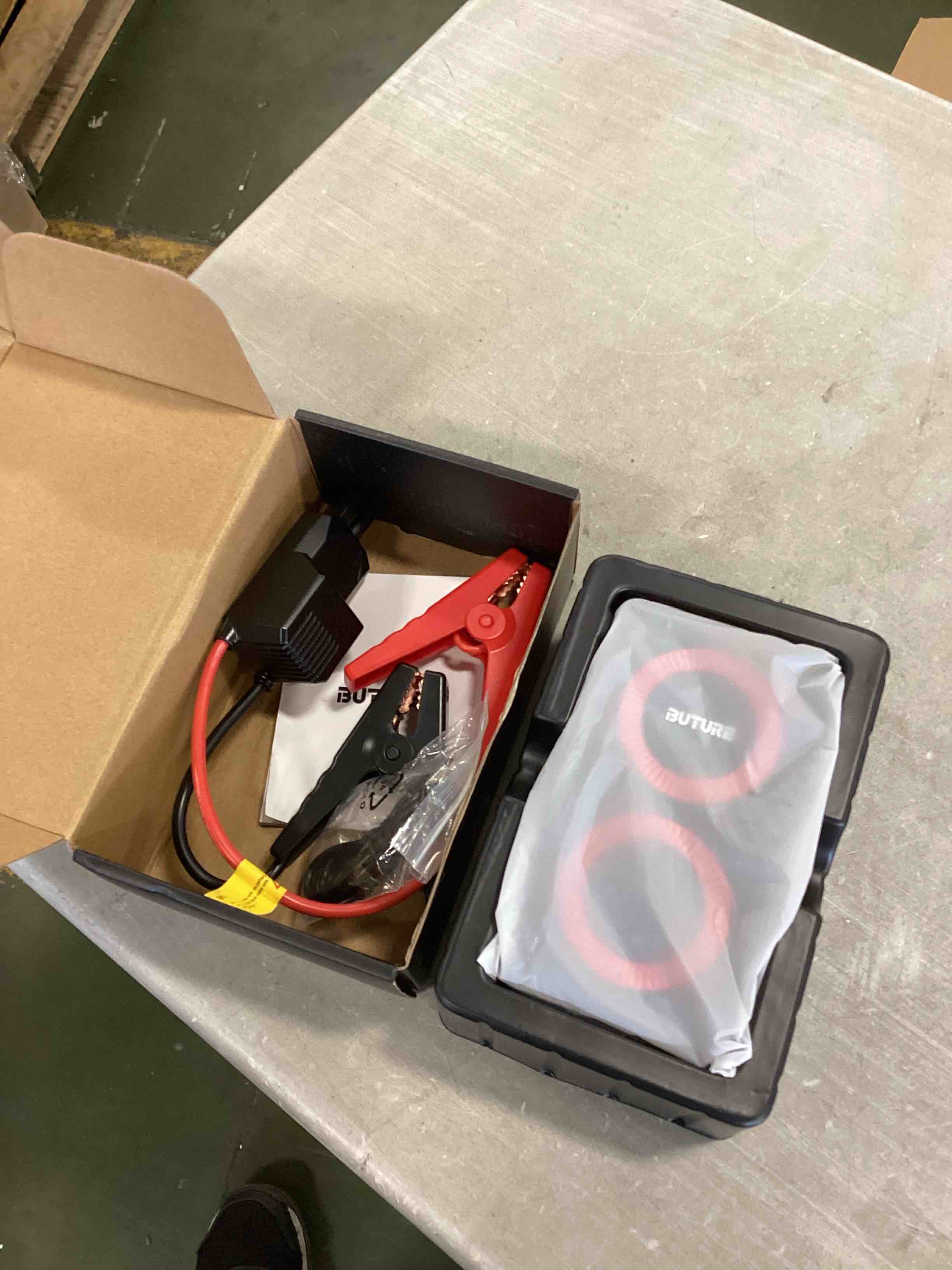 https://s3.amazonaws.com/lotting-images-prod/bidfta/BLU5929998_1709574017838.jpeg