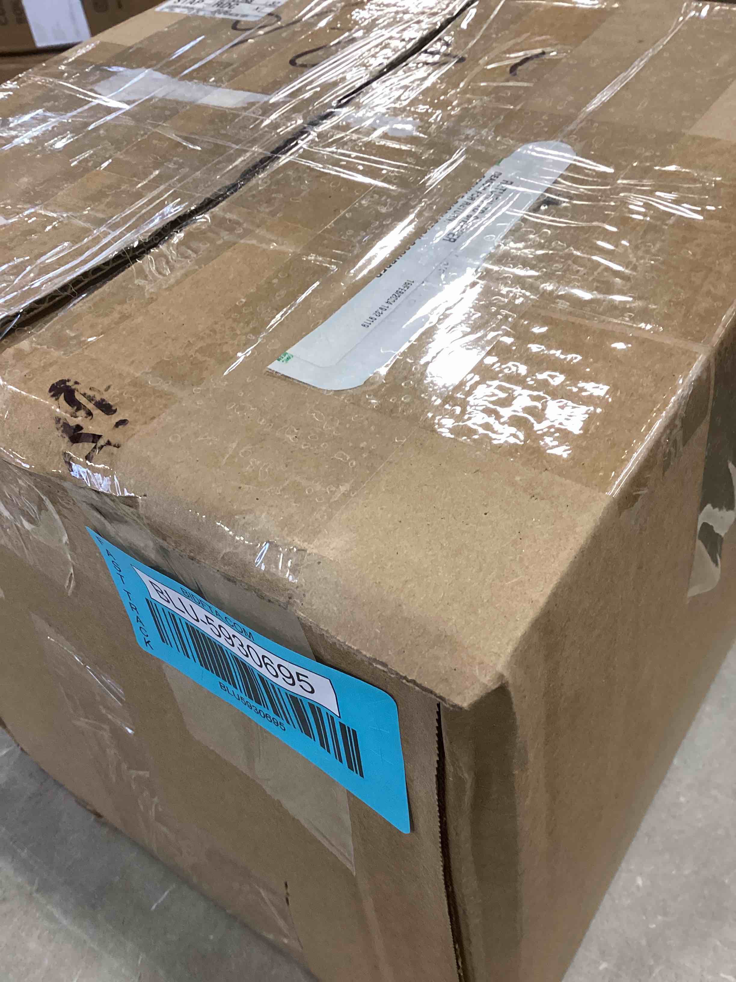https://s3.amazonaws.com/lotting-images-prod/bidfta/BLU5930695_1710771613529.jpeg