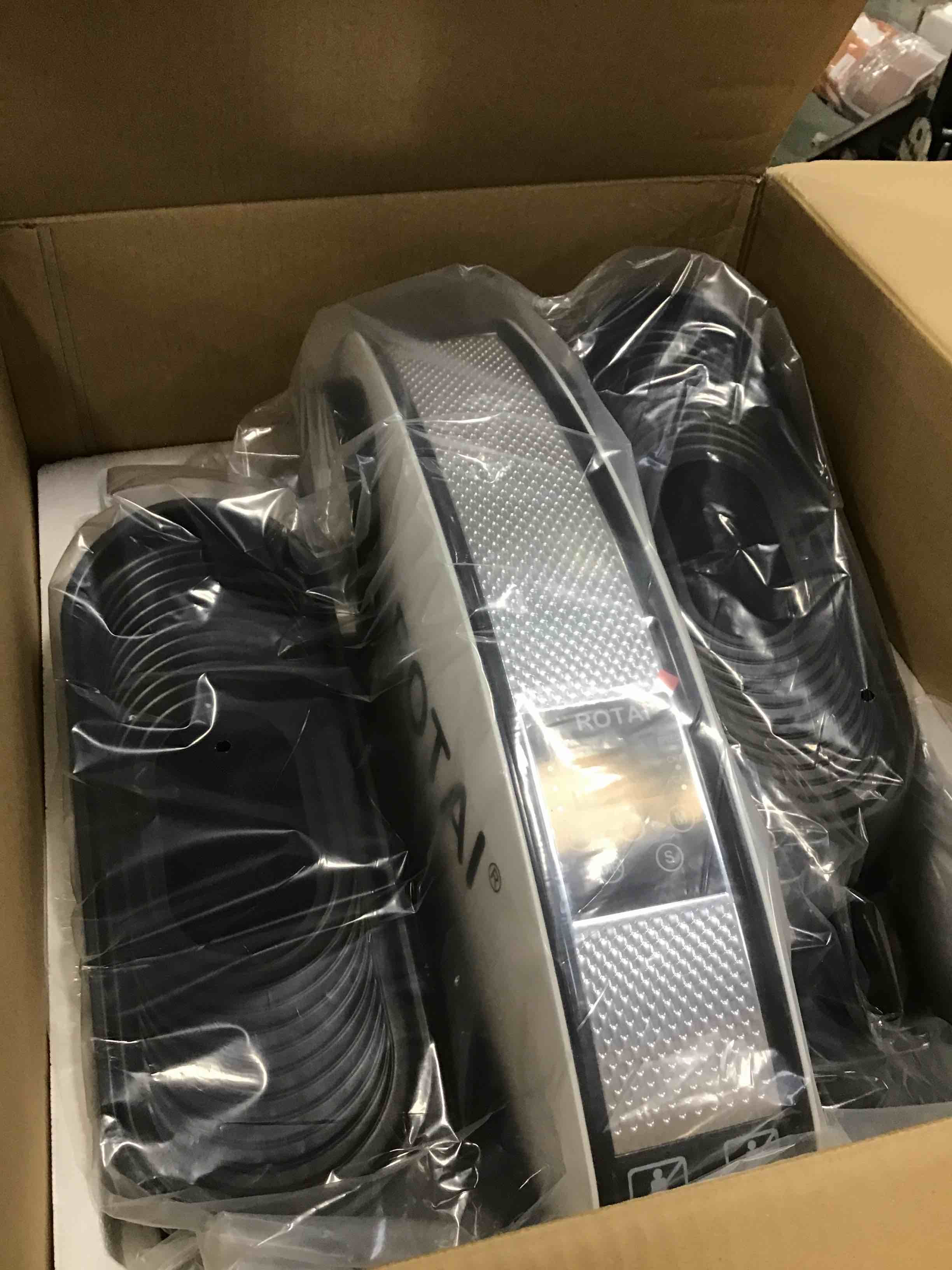 https://s3.amazonaws.com/lotting-images-prod/bidfta/BLU5930754_1710783759435.jpeg