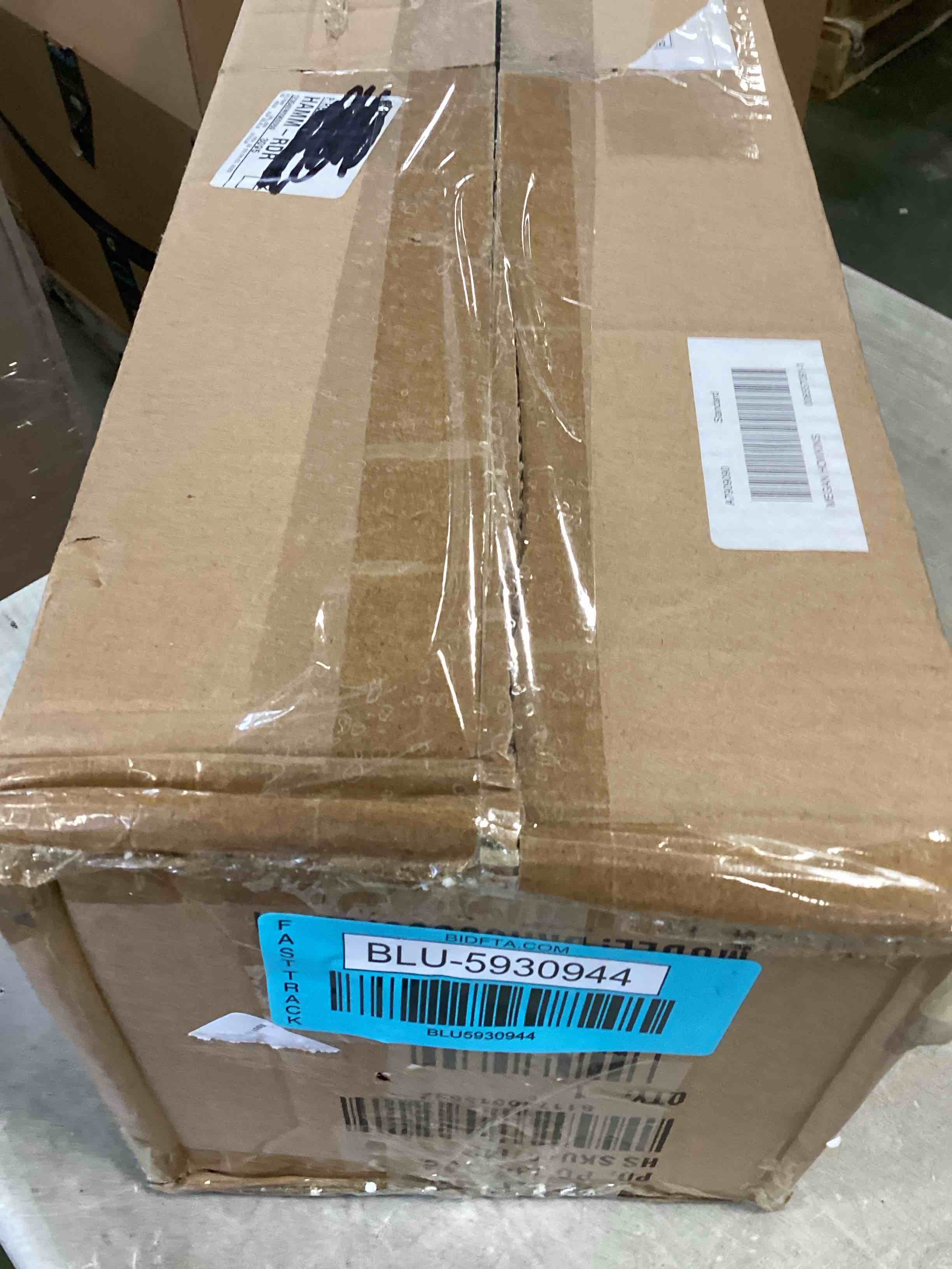 https://s3.amazonaws.com/lotting-images-prod/bidfta/BLU5930944_1710941081203.jpeg