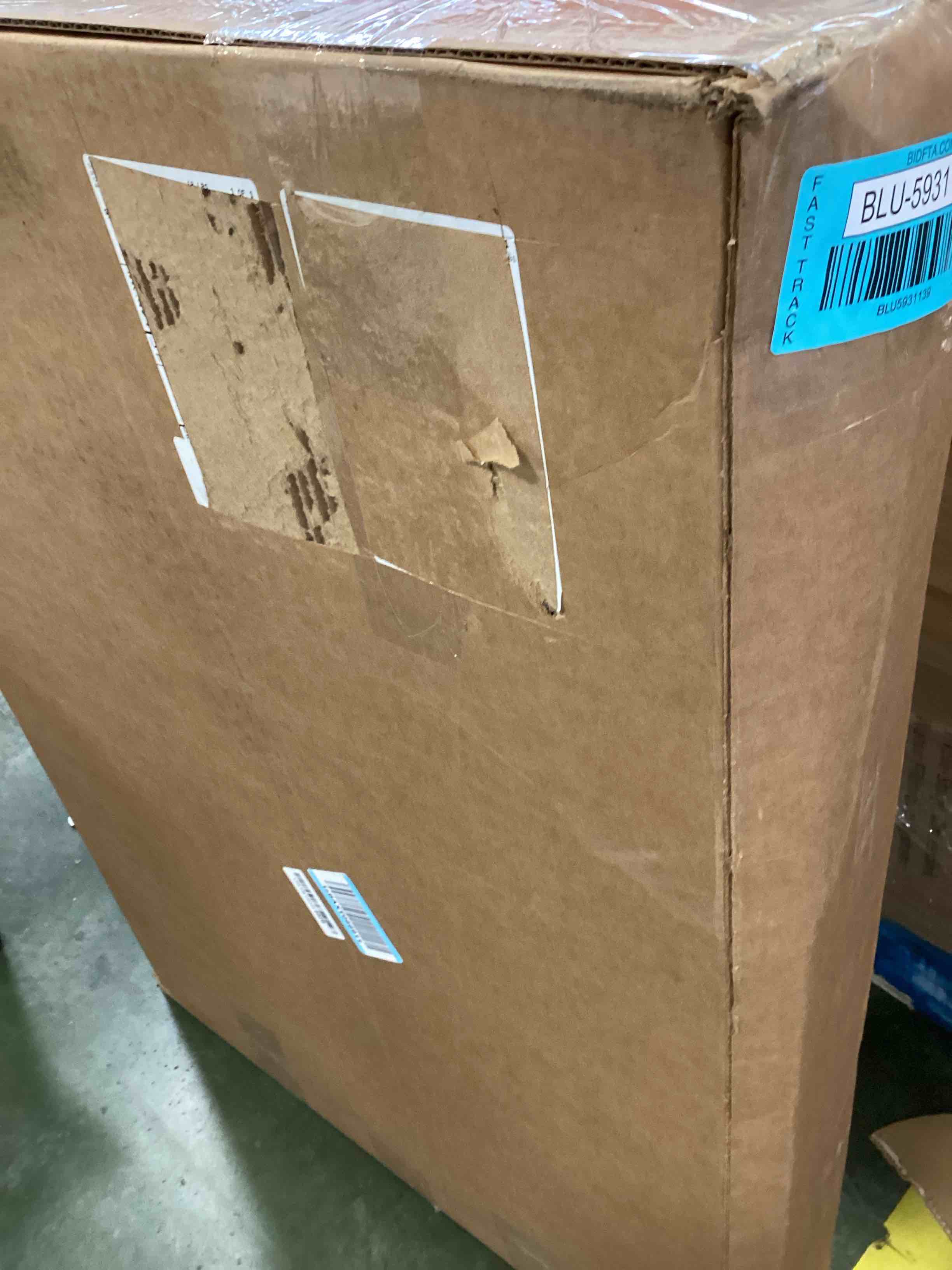 https://s3.amazonaws.com/lotting-images-prod/bidfta/BLU5931139_1711110304588.jpeg