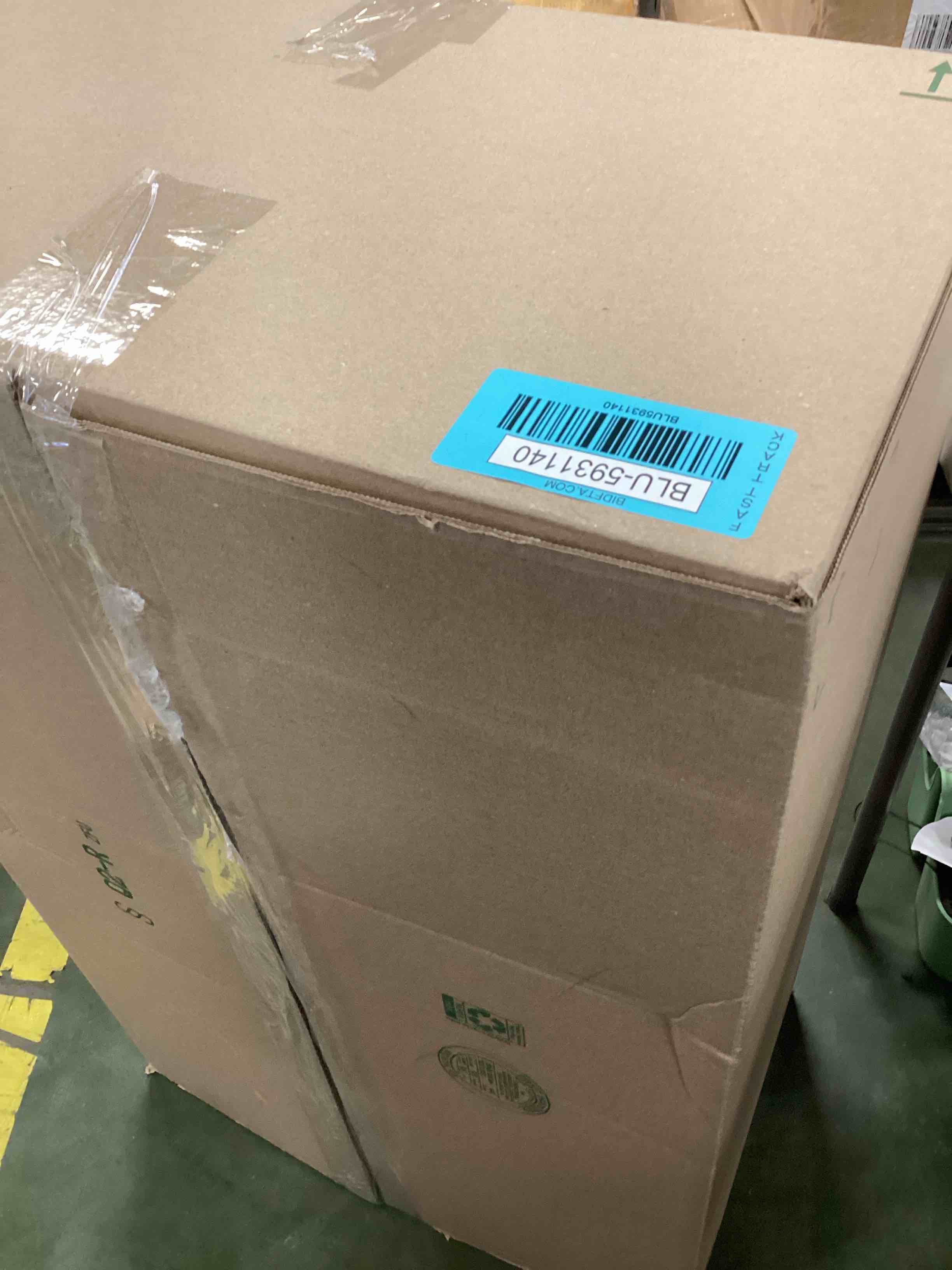 https://s3.amazonaws.com/lotting-images-prod/bidfta/BLU5931140_1711110181711.jpeg