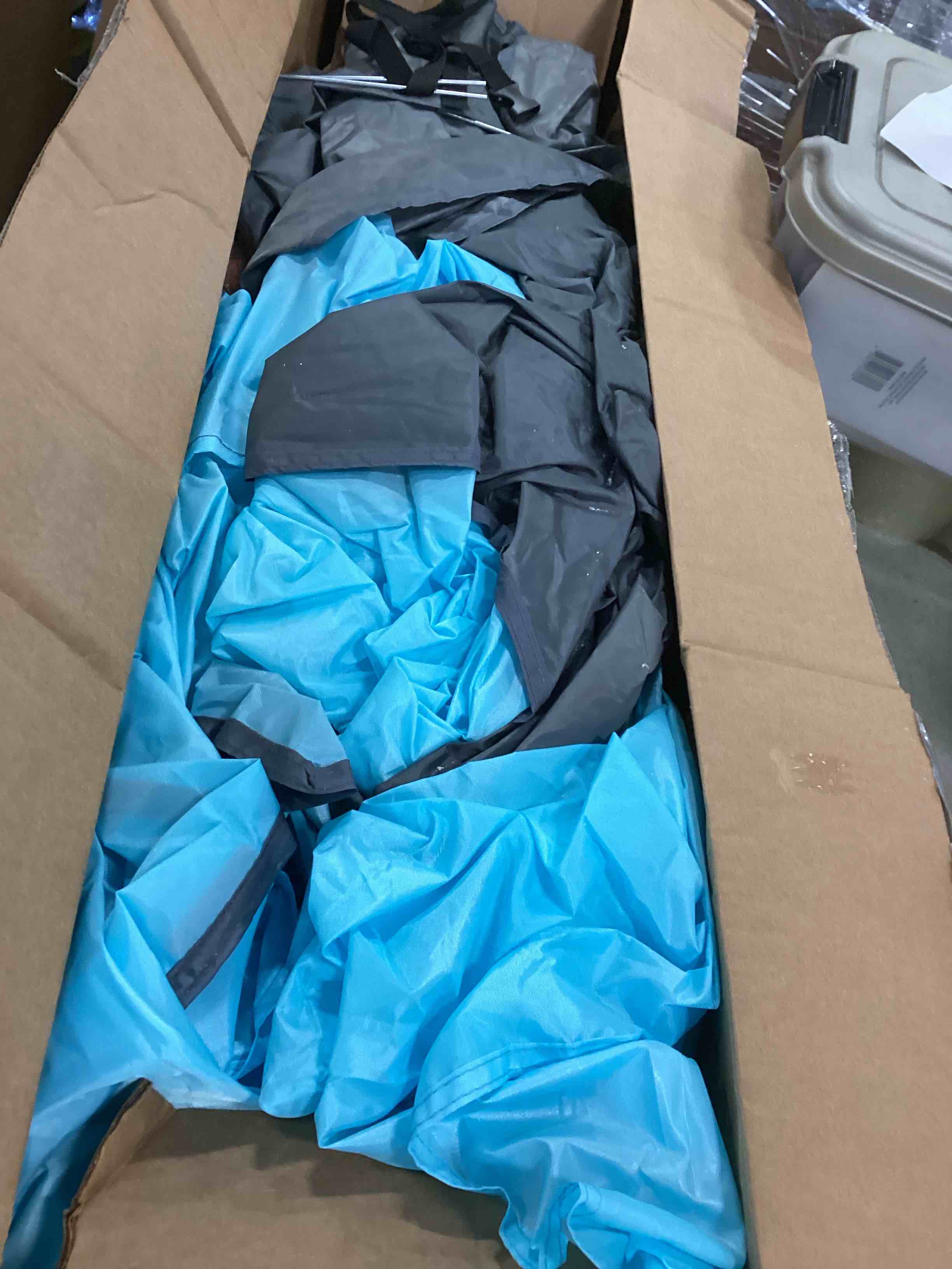 https://s3.amazonaws.com/lotting-images-prod/bidfta/BLU5933540_1710599106767.jpeg