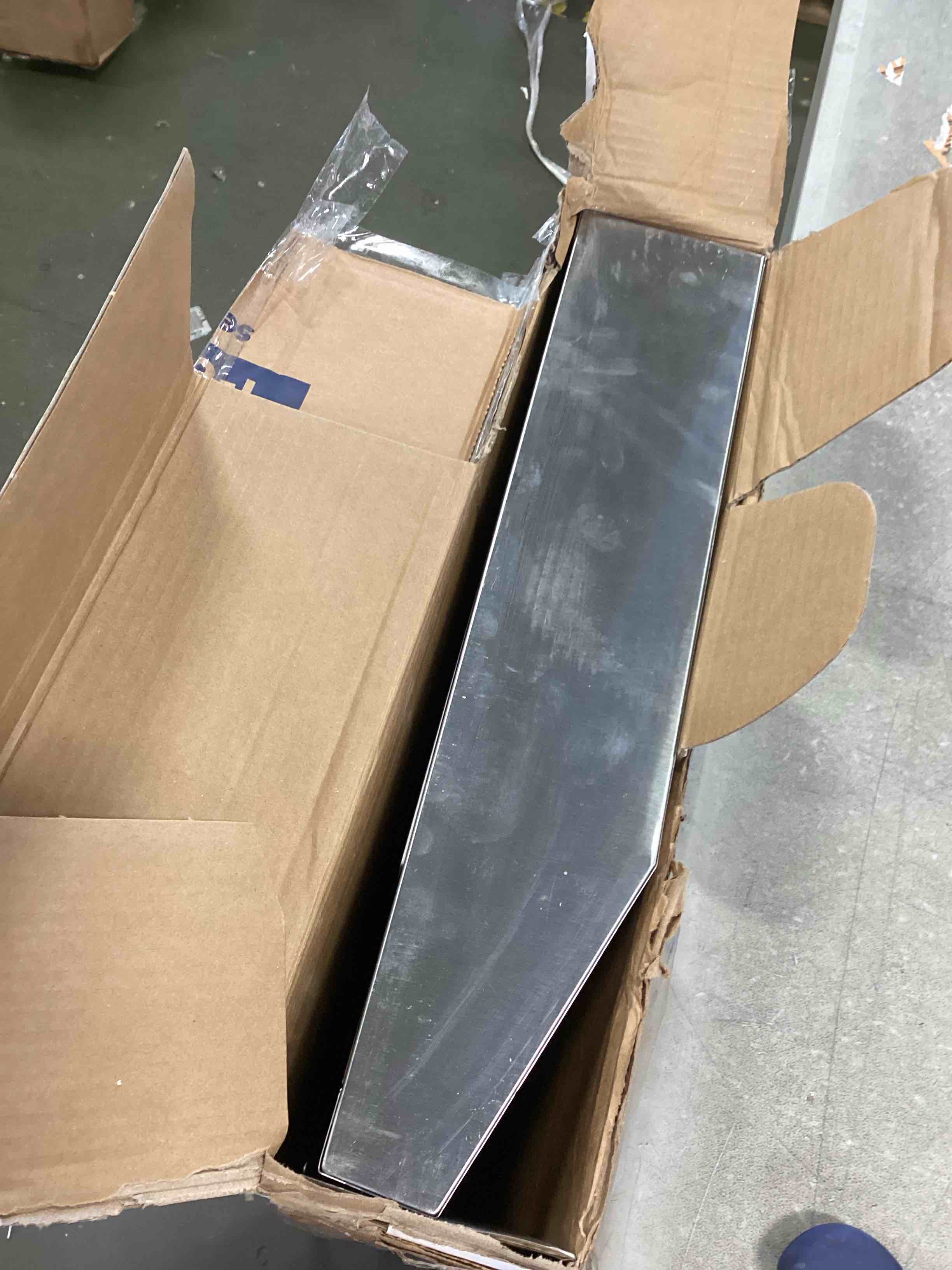 https://s3.amazonaws.com/lotting-images-prod/bidfta/BLU5933570_1710605083382.jpeg