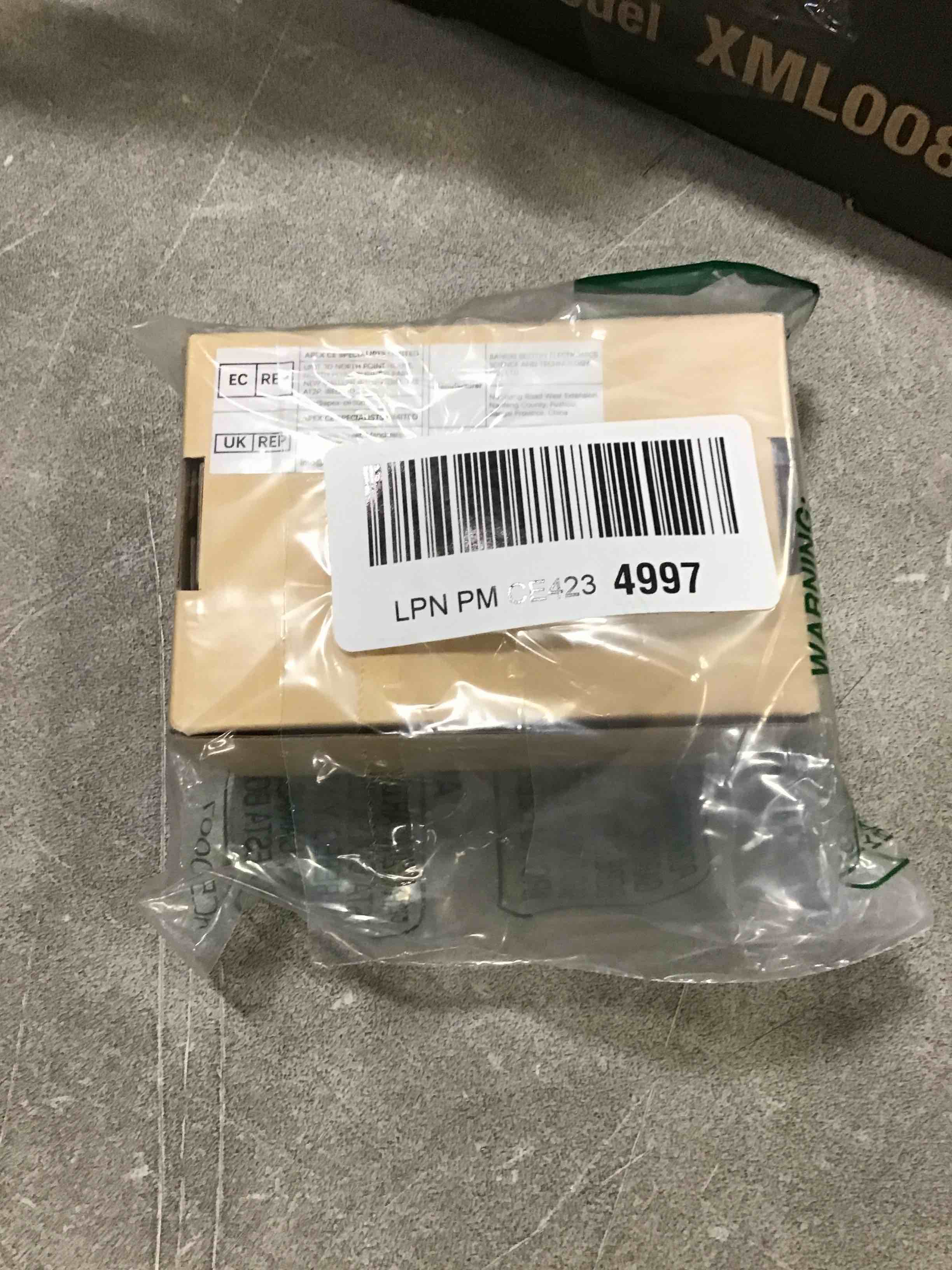 https://s3.amazonaws.com/lotting-images-prod/bidfta/BLU5935593_1709826947061.jpeg