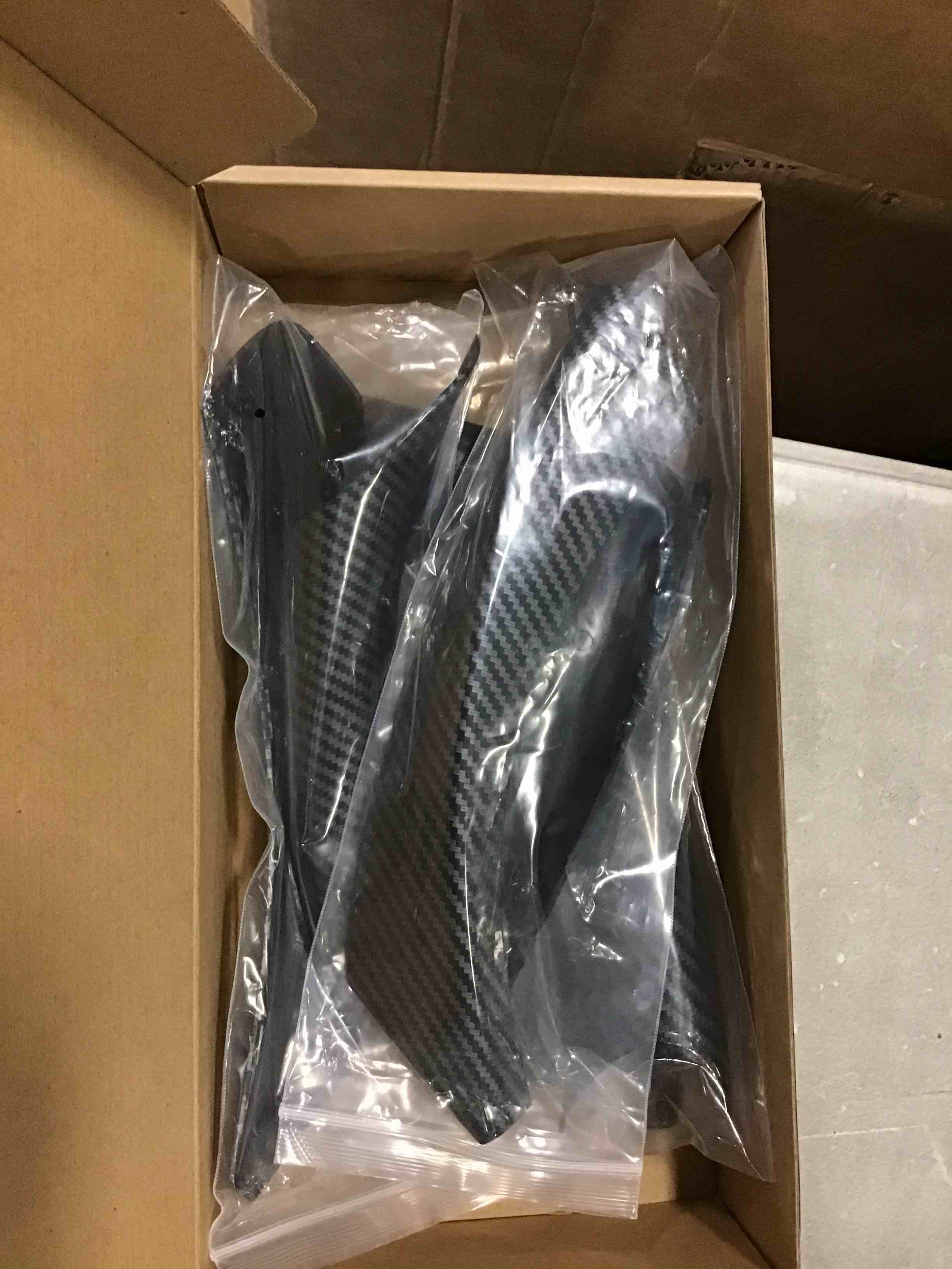 https://s3.amazonaws.com/lotting-images-prod/bidfta/BLU5935754_1709842257747.jpeg