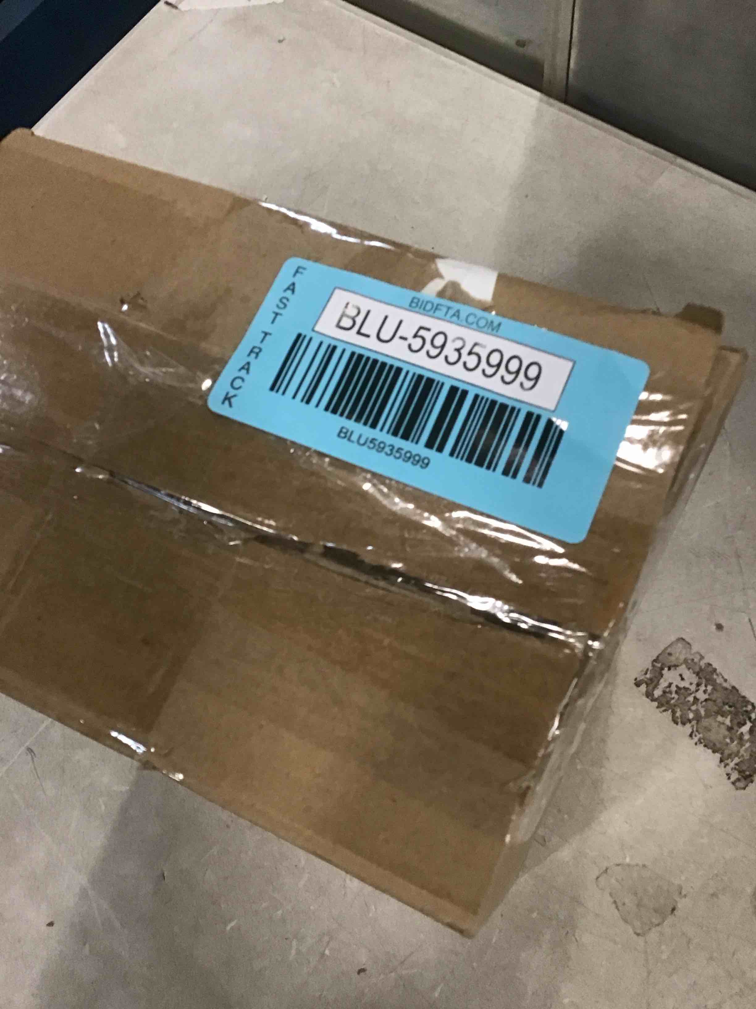 https://s3.amazonaws.com/lotting-images-prod/bidfta/BLU5935999_1706965499279.jpeg