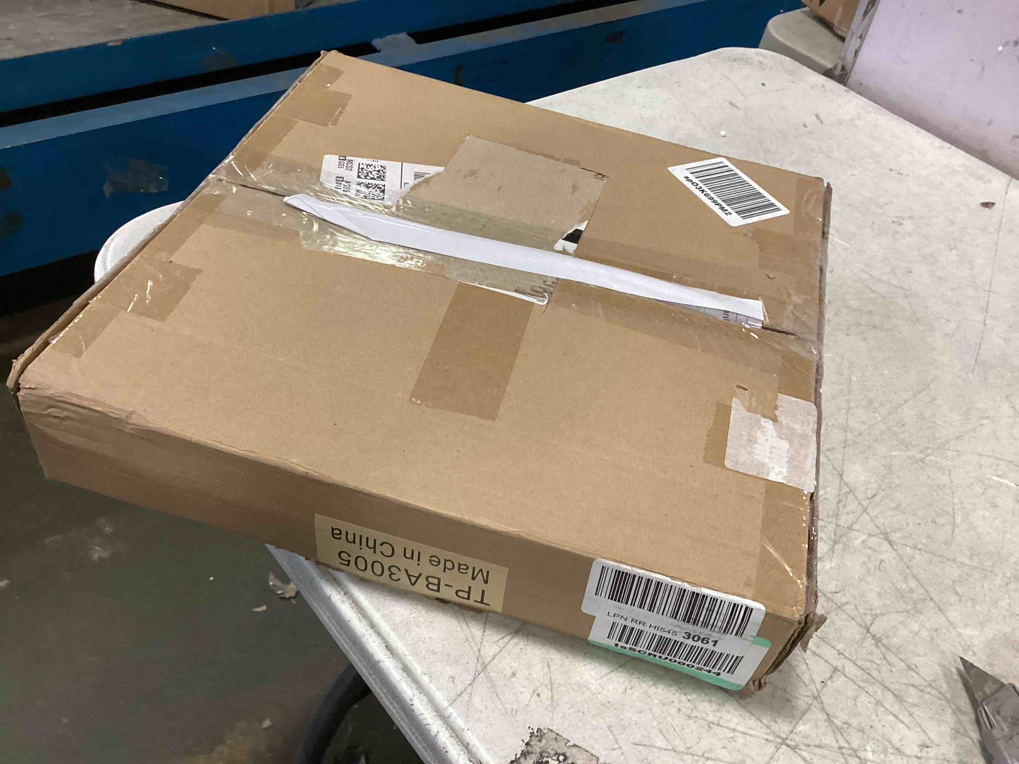 https://s3.amazonaws.com/lotting-images-prod/bidfta/BLU5936199_1707159342317.jpeg