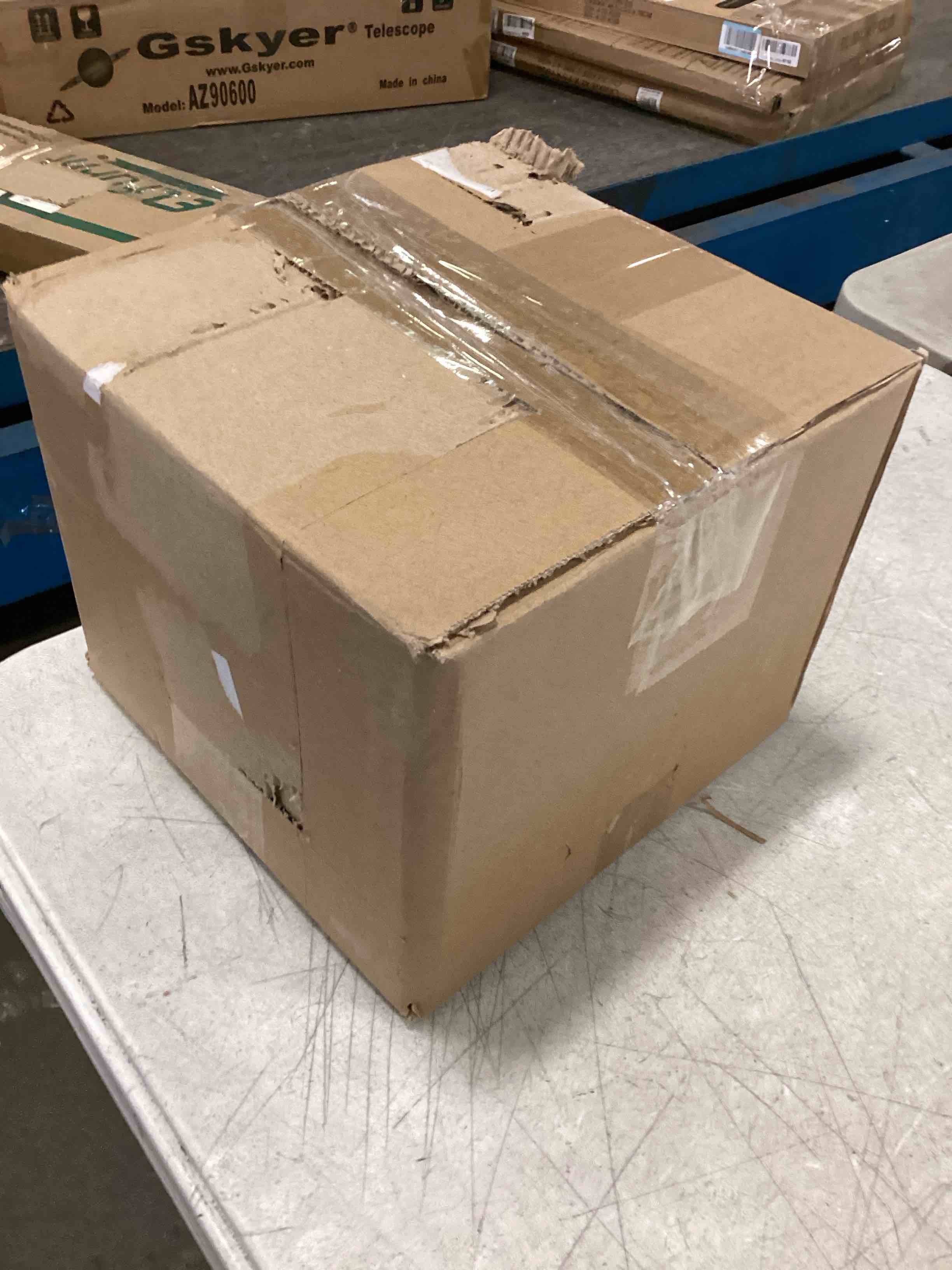 https://s3.amazonaws.com/lotting-images-prod/bidfta/BLU5936300_1707167709035.jpeg