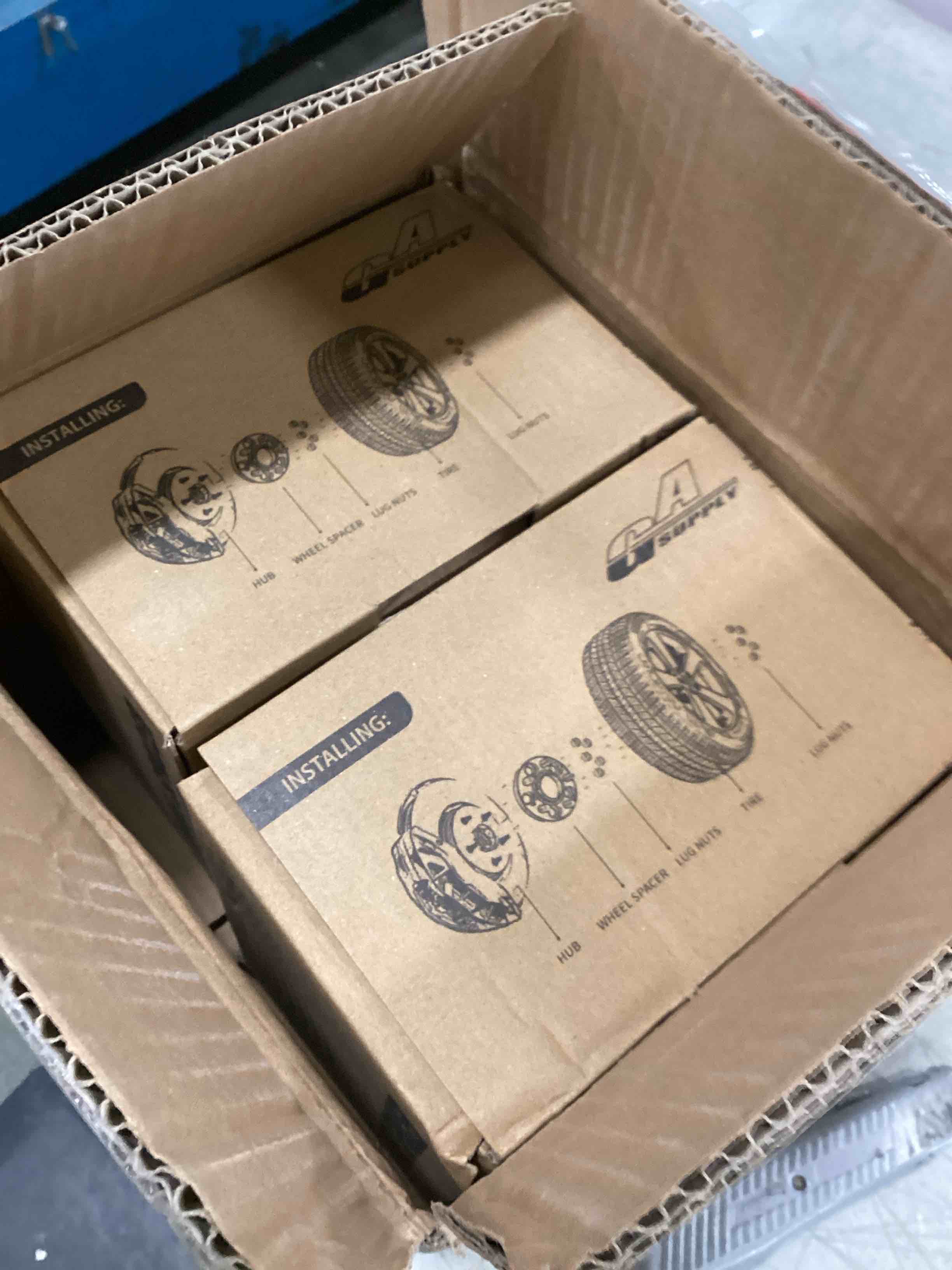https://s3.amazonaws.com/lotting-images-prod/bidfta/BLU5936374_1707226309393.jpeg