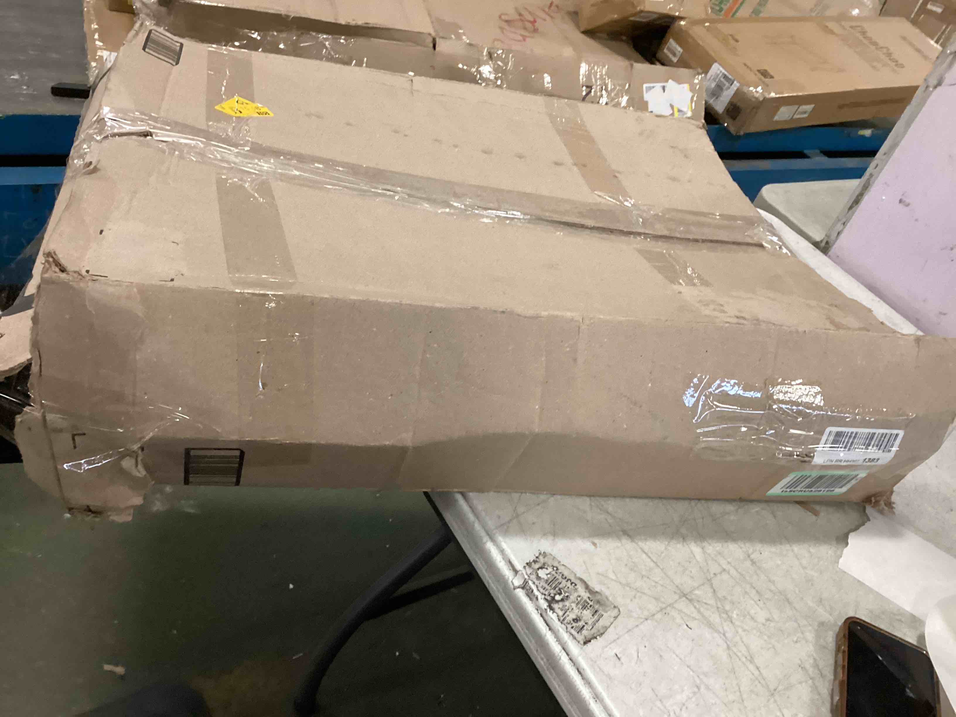https://s3.amazonaws.com/lotting-images-prod/bidfta/BLU5936376_1707226457235.jpeg
