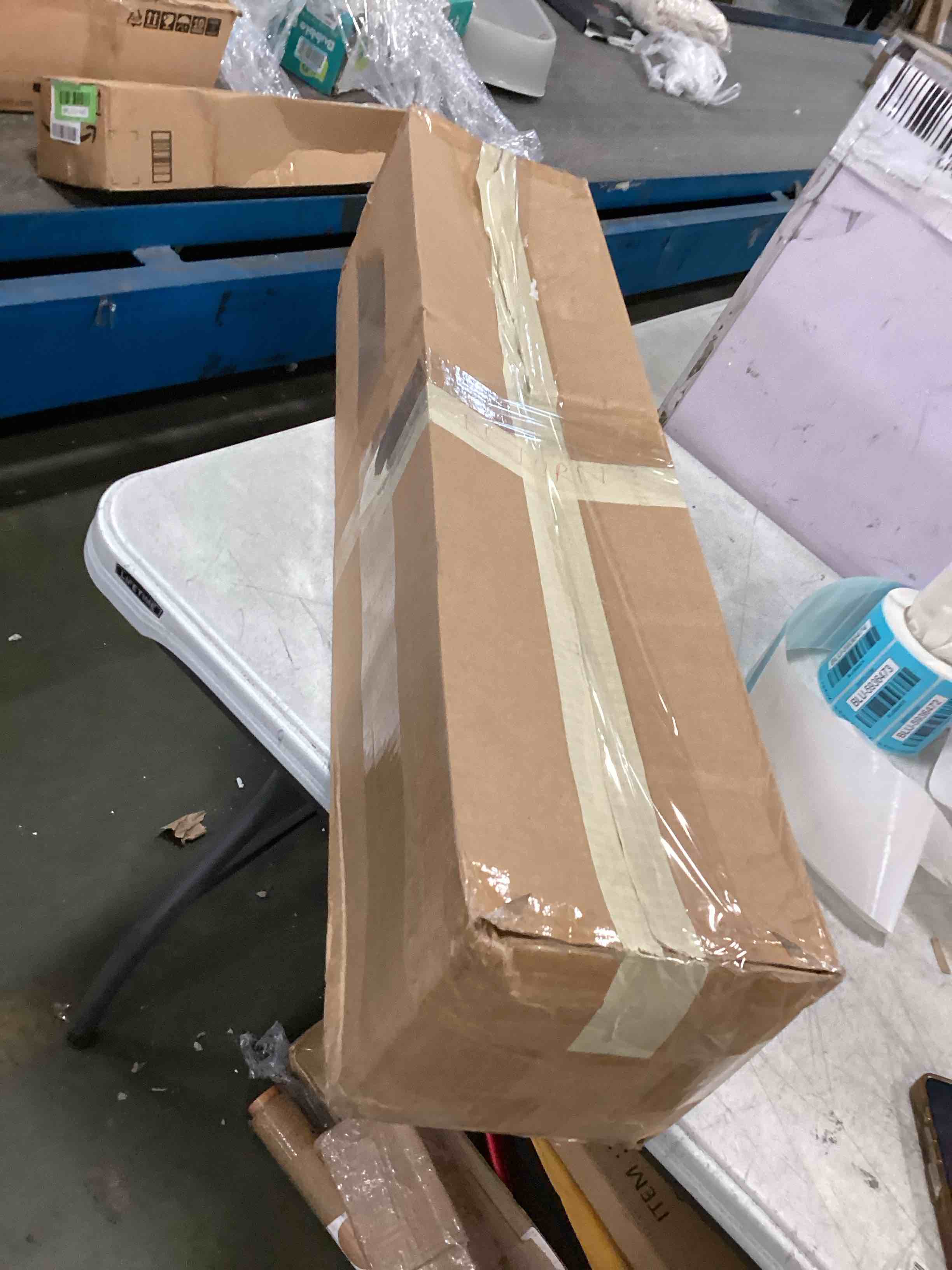 https://s3.amazonaws.com/lotting-images-prod/bidfta/BLU5936464_1707234810540.jpeg