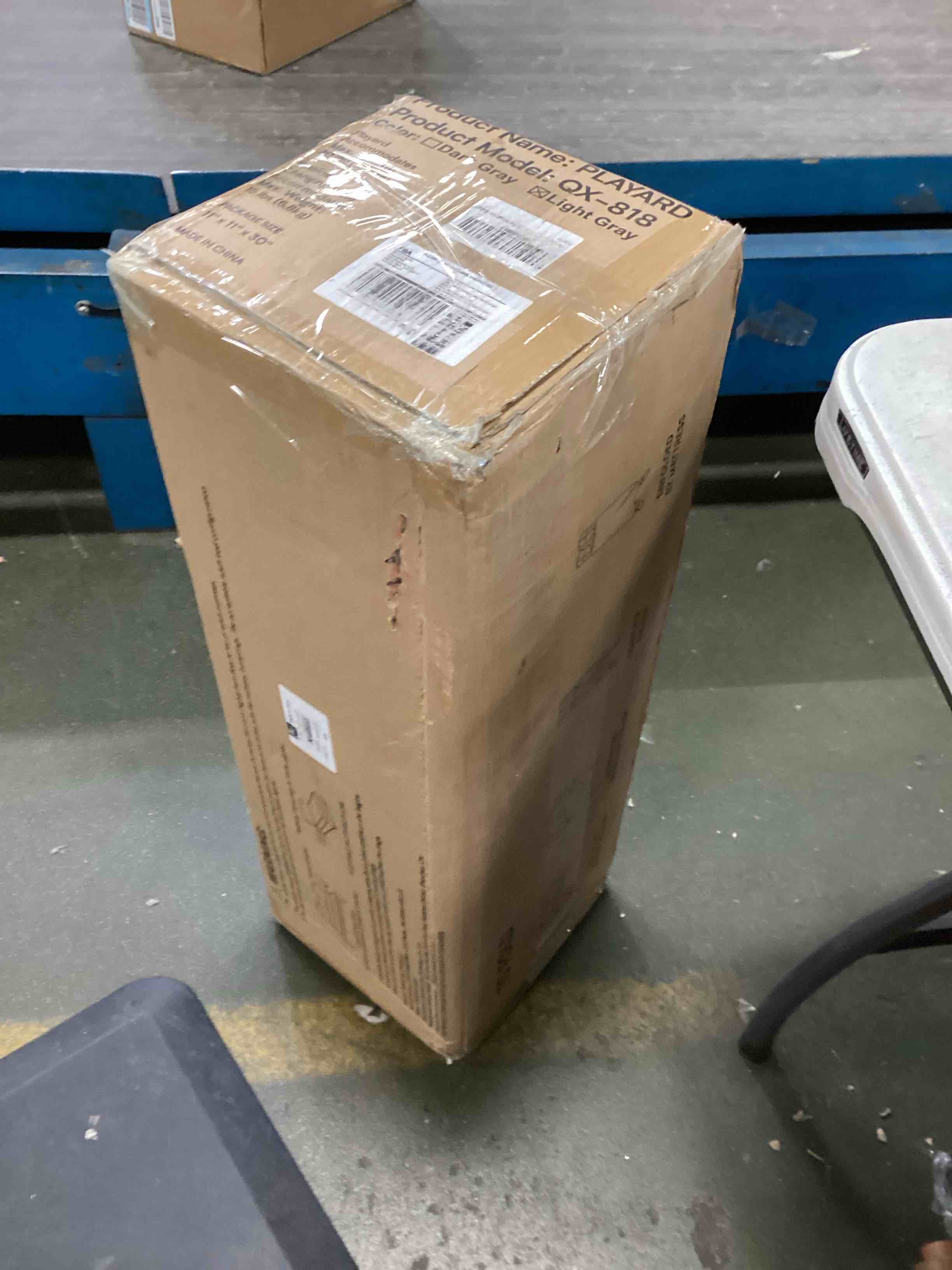 https://s3.amazonaws.com/lotting-images-prod/bidfta/BLU5936483_1707236610667.jpeg