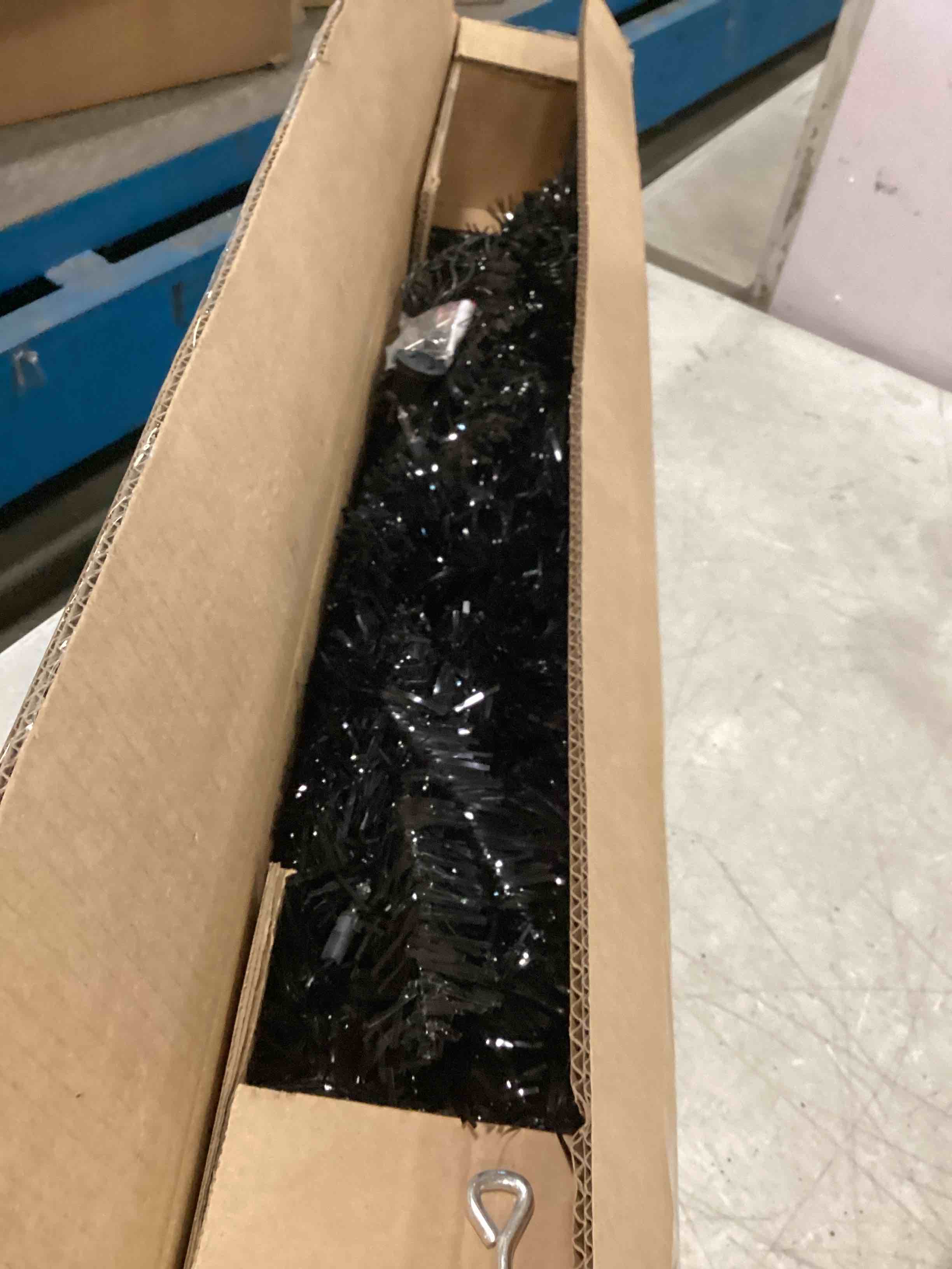 https://s3.amazonaws.com/lotting-images-prod/bidfta/BLU5936501_1707238501410.jpeg