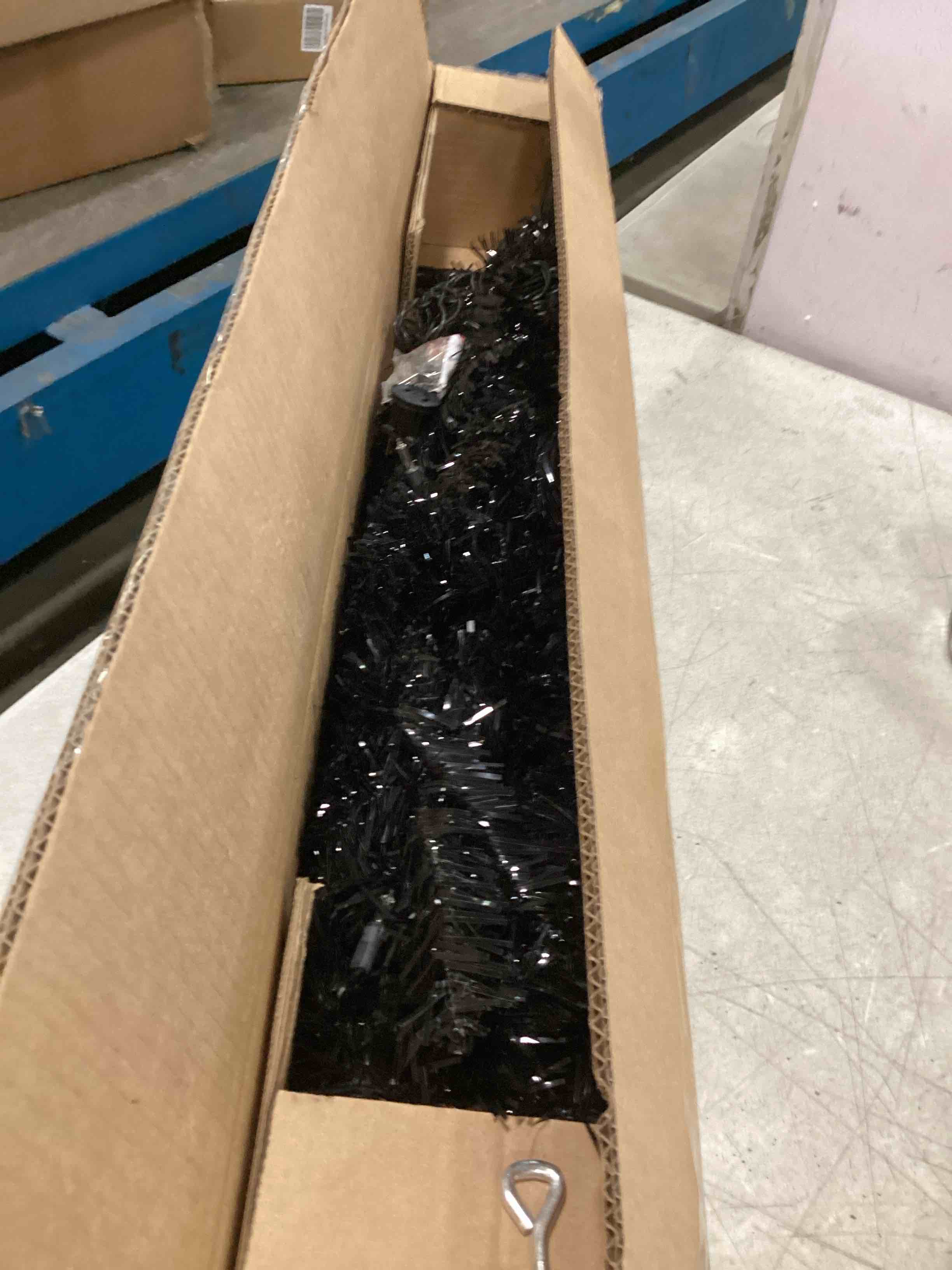 https://s3.amazonaws.com/lotting-images-prod/bidfta/BLU5936501_1707238502214.jpeg