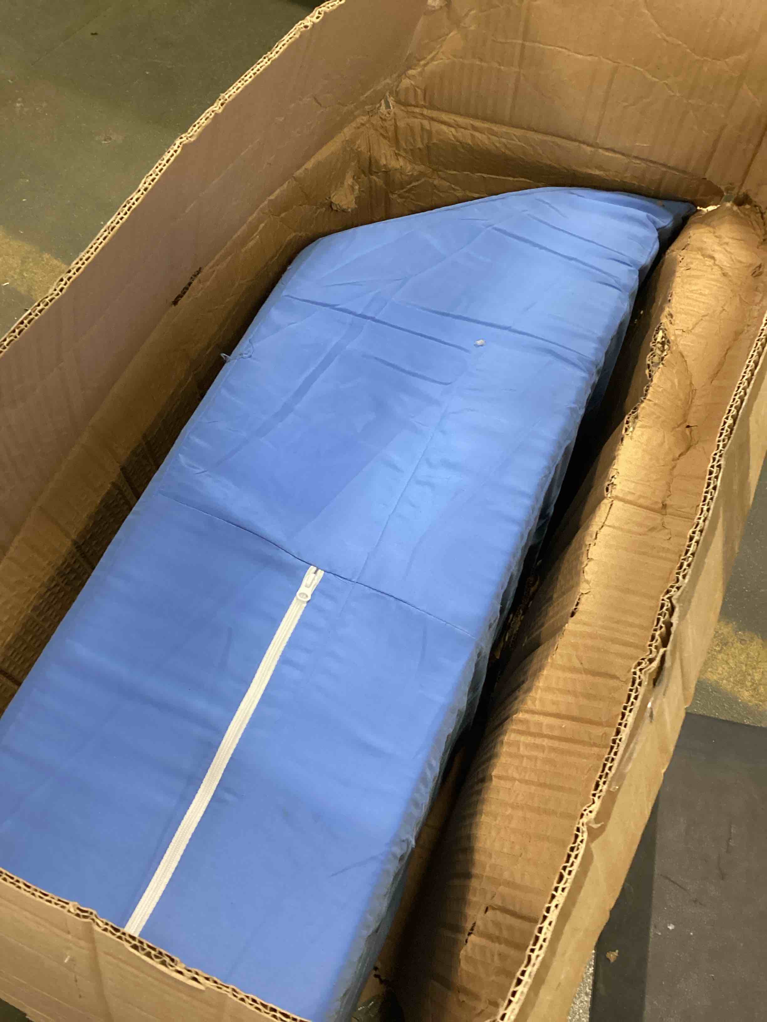 https://s3.amazonaws.com/lotting-images-prod/bidfta/BLU5936578_1707246814322.jpeg