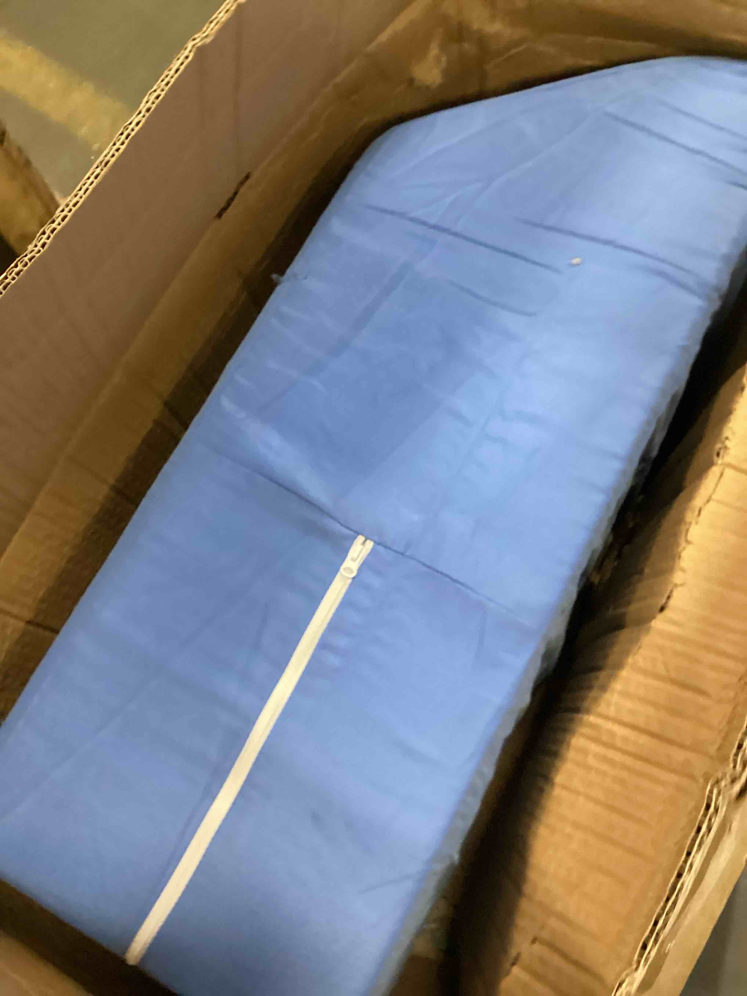 https://s3.amazonaws.com/lotting-images-prod/bidfta/BLU5936578_1707246816088.jpeg