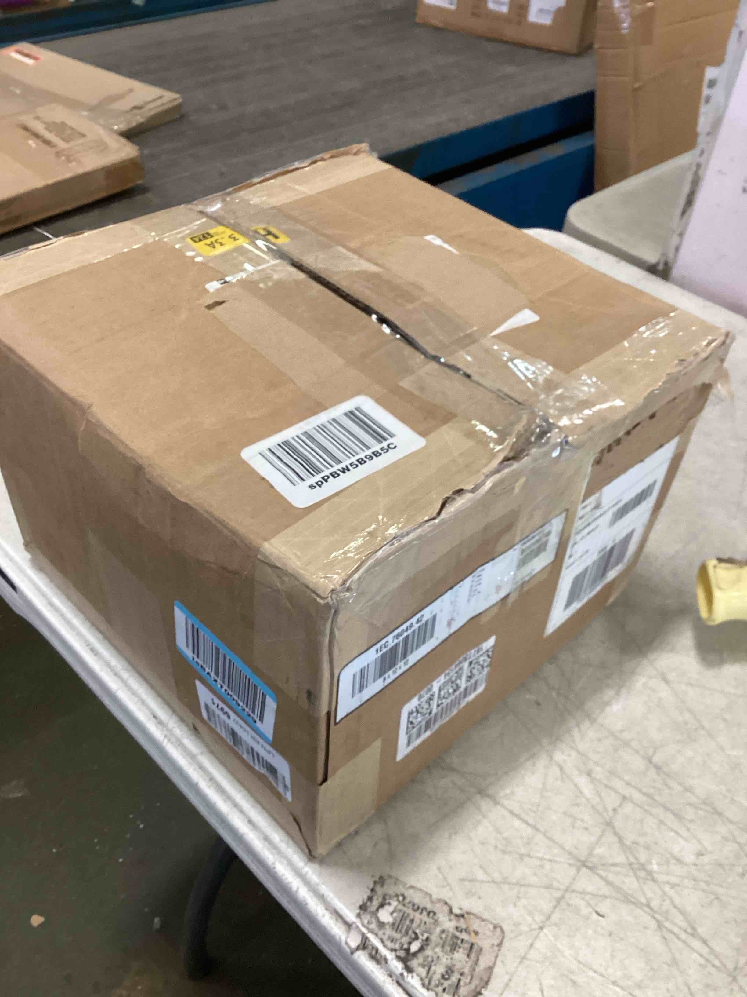 https://s3.amazonaws.com/lotting-images-prod/bidfta/BLU5936601_1707248429519.jpeg