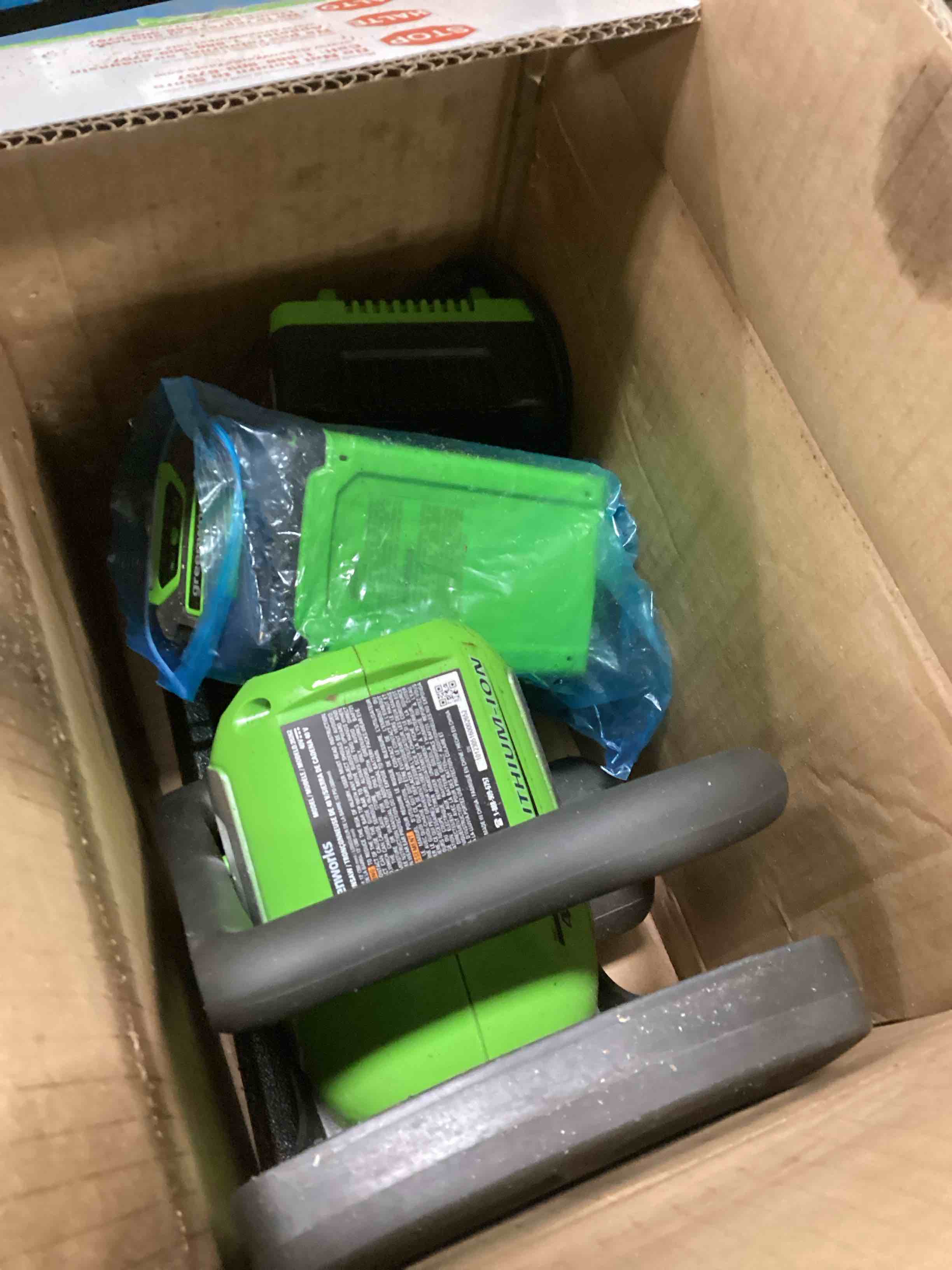 https://s3.amazonaws.com/lotting-images-prod/bidfta/BLU5936987_1707312997749.jpeg