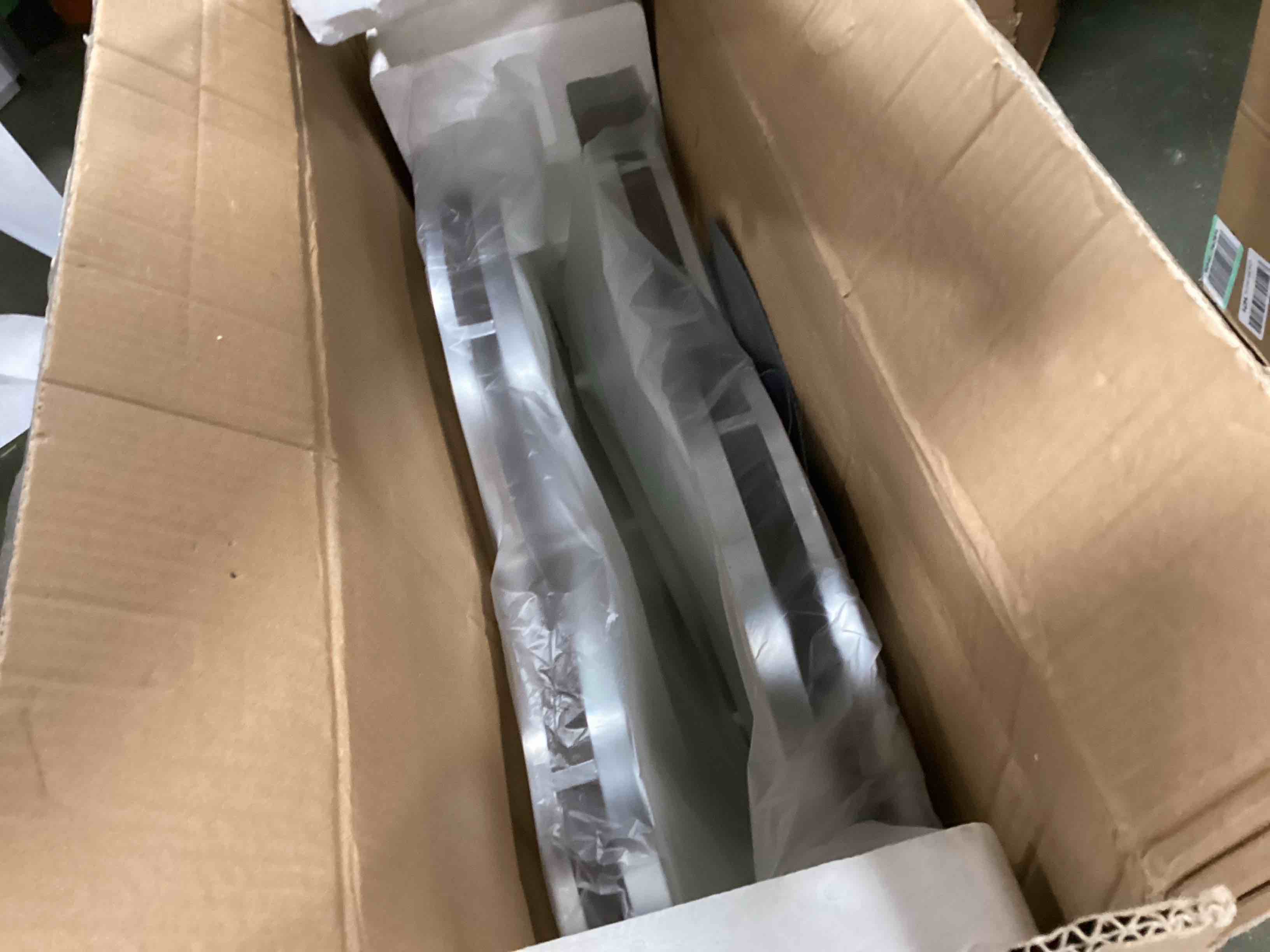 https://s3.amazonaws.com/lotting-images-prod/bidfta/BLU5937003_1707314086265.jpeg