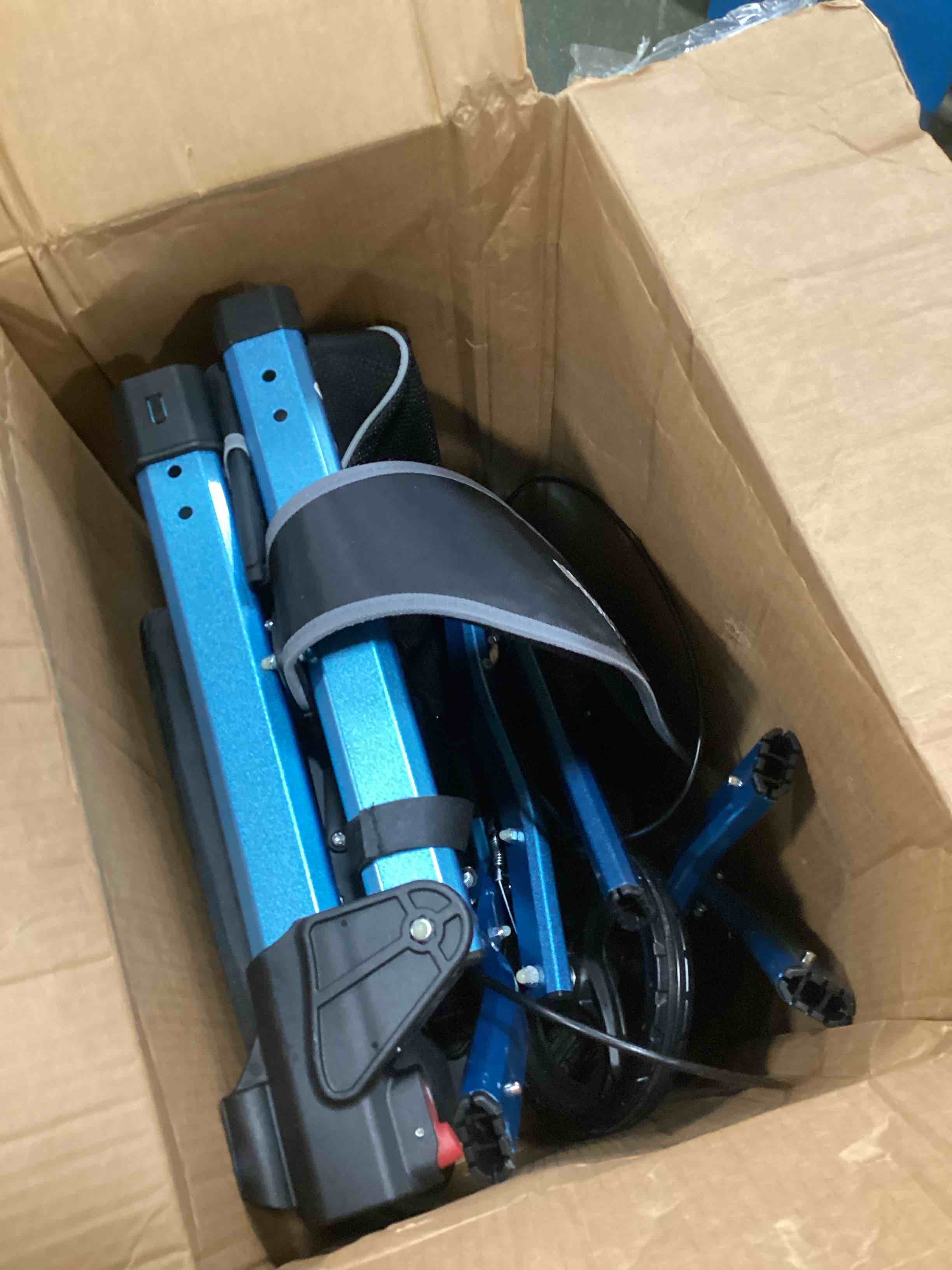 https://s3.amazonaws.com/lotting-images-prod/bidfta/BLU5937066_1707320334636.jpeg