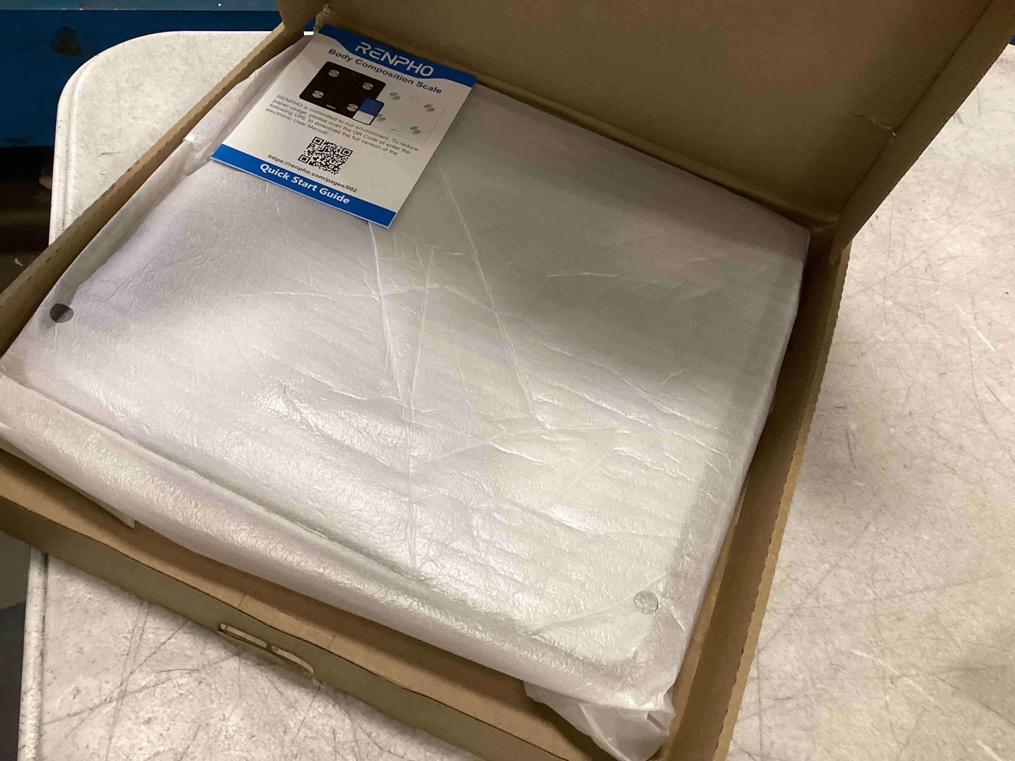 https://s3.amazonaws.com/lotting-images-prod/bidfta/BLU5937196_1707332845327.jpeg
