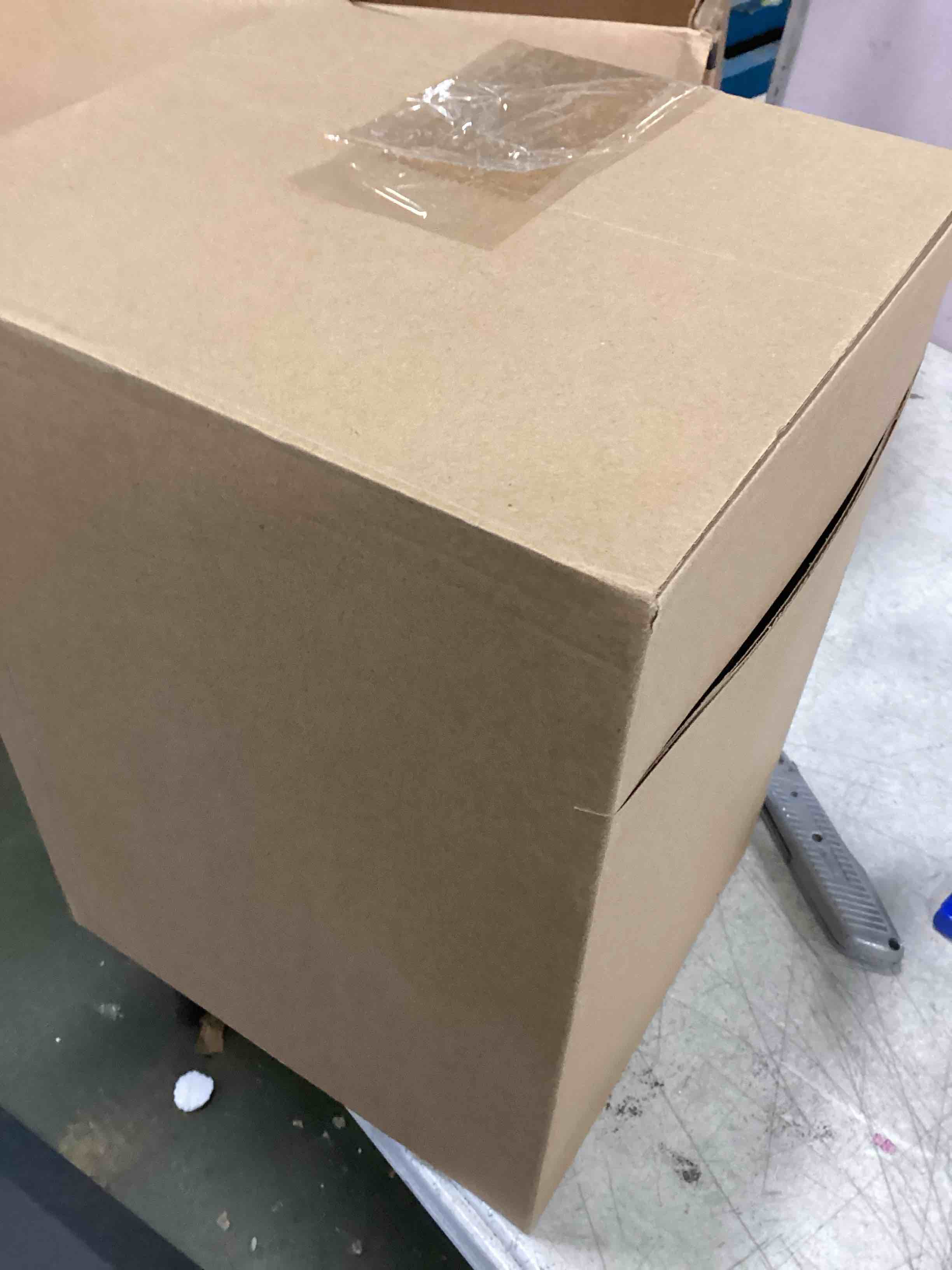 https://s3.amazonaws.com/lotting-images-prod/bidfta/BLU5937224_1707335093370.jpeg