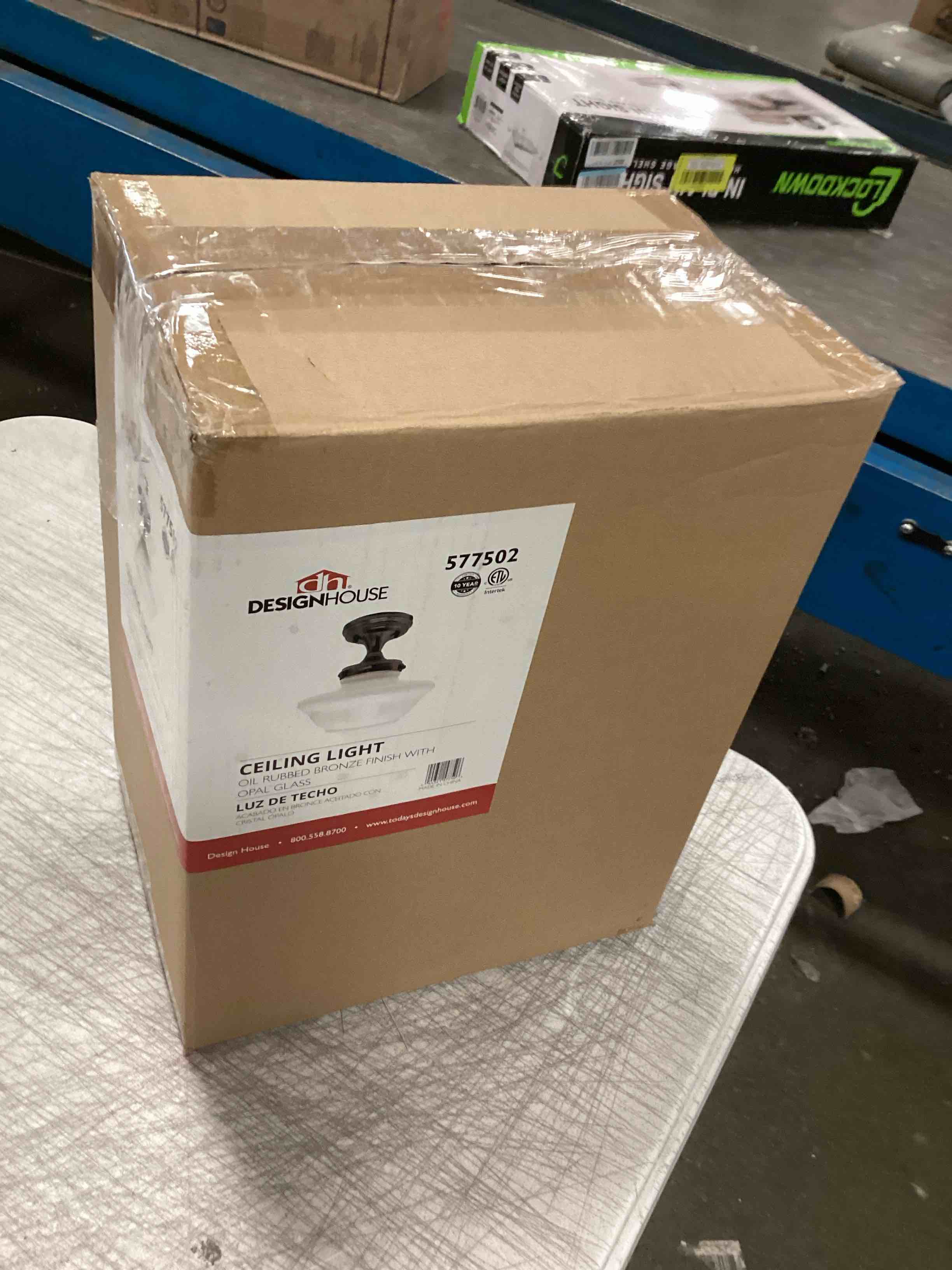 https://s3.amazonaws.com/lotting-images-prod/bidfta/BLU5937340_1707398821908.jpeg