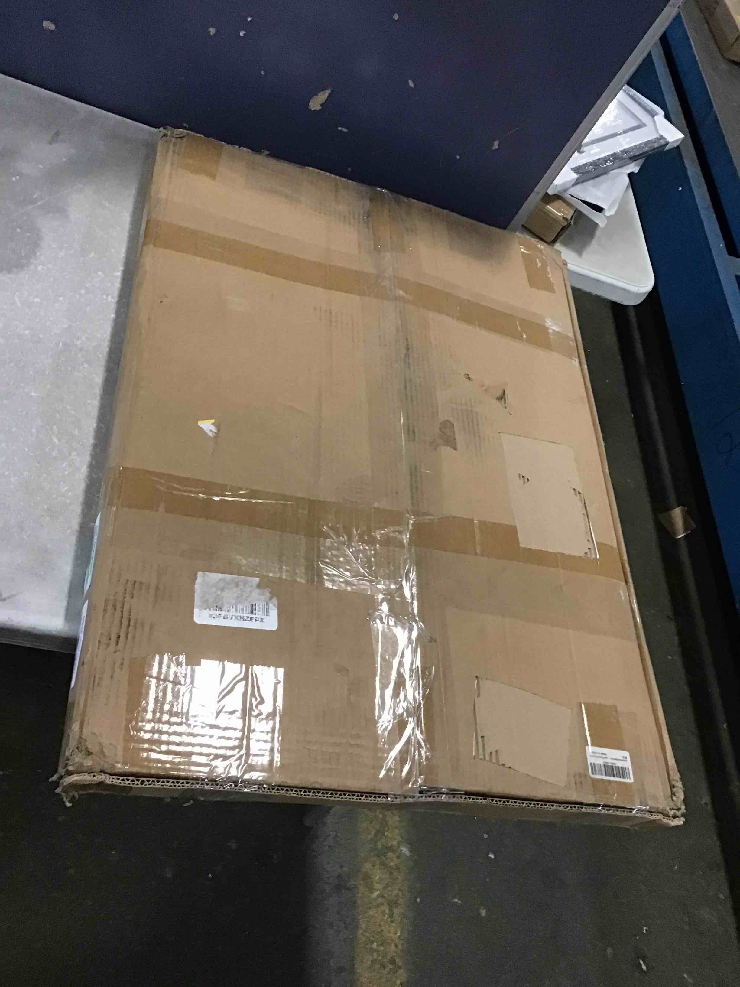 https://s3.amazonaws.com/lotting-images-prod/bidfta/BLU5937448_1707060460234.jpeg