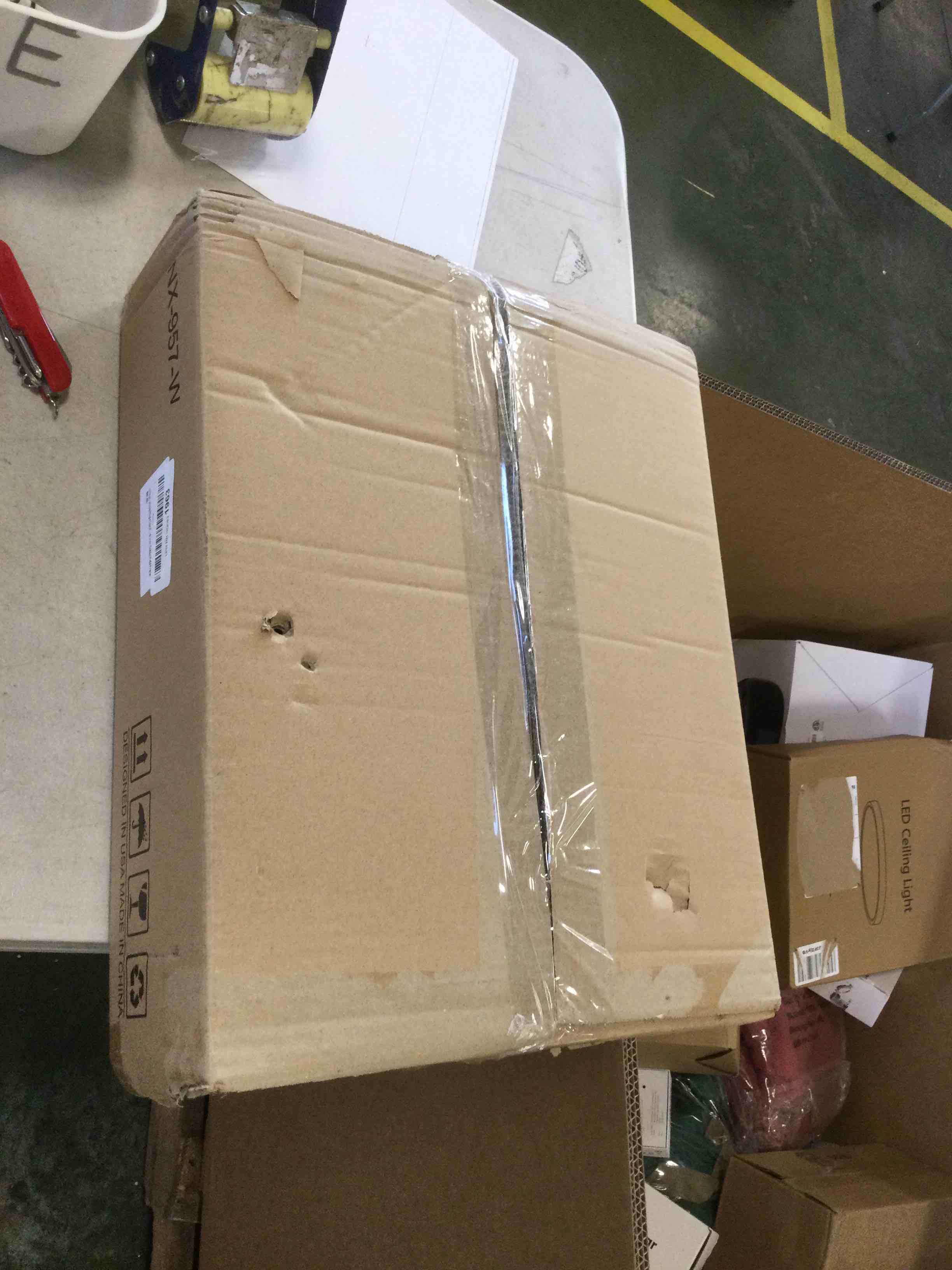 https://s3.amazonaws.com/lotting-images-prod/bidfta/BLU5937860_1707401657532.jpeg