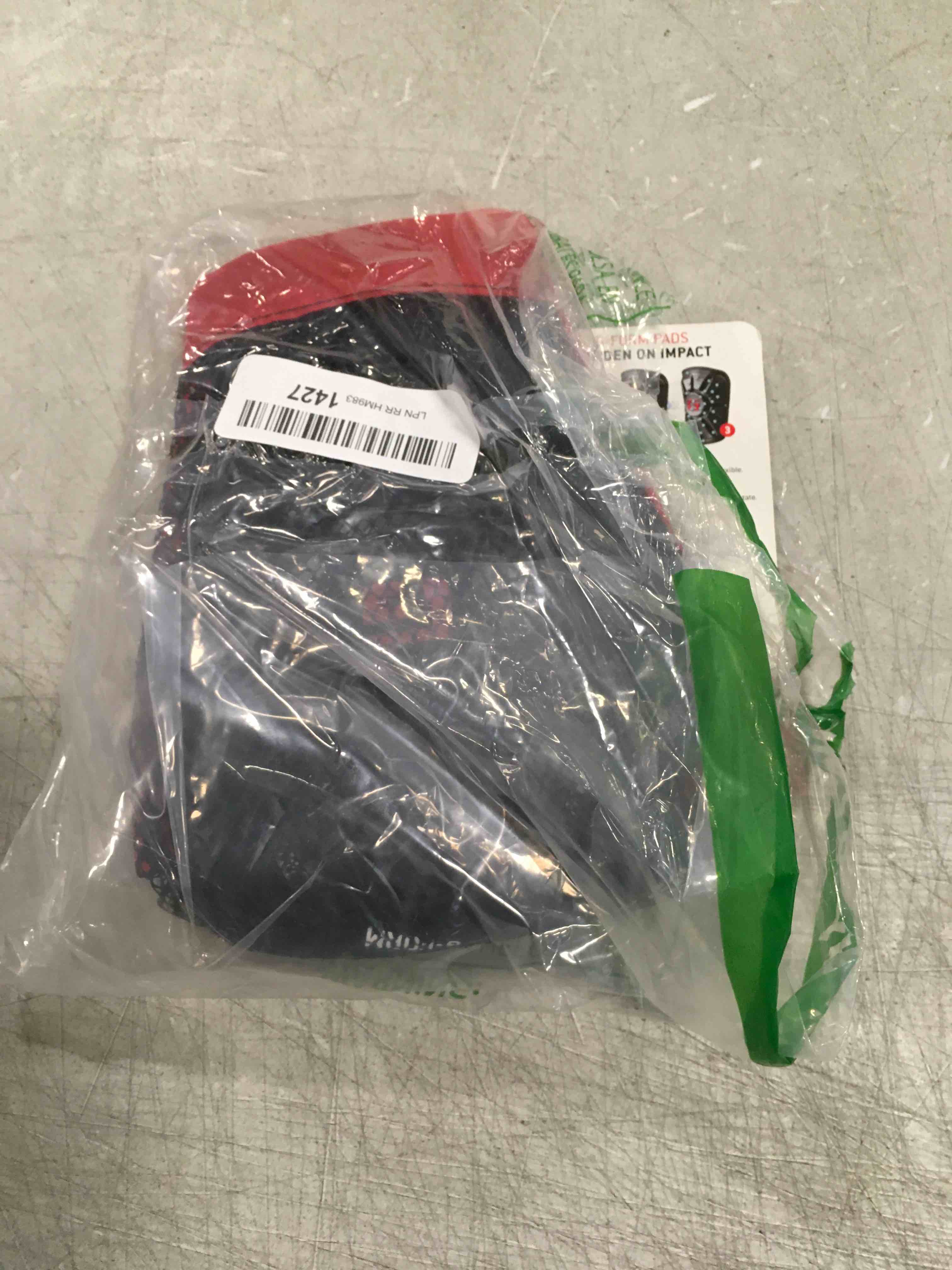 https://s3.amazonaws.com/lotting-images-prod/bidfta/BLU5938881_1708780018567.jpeg