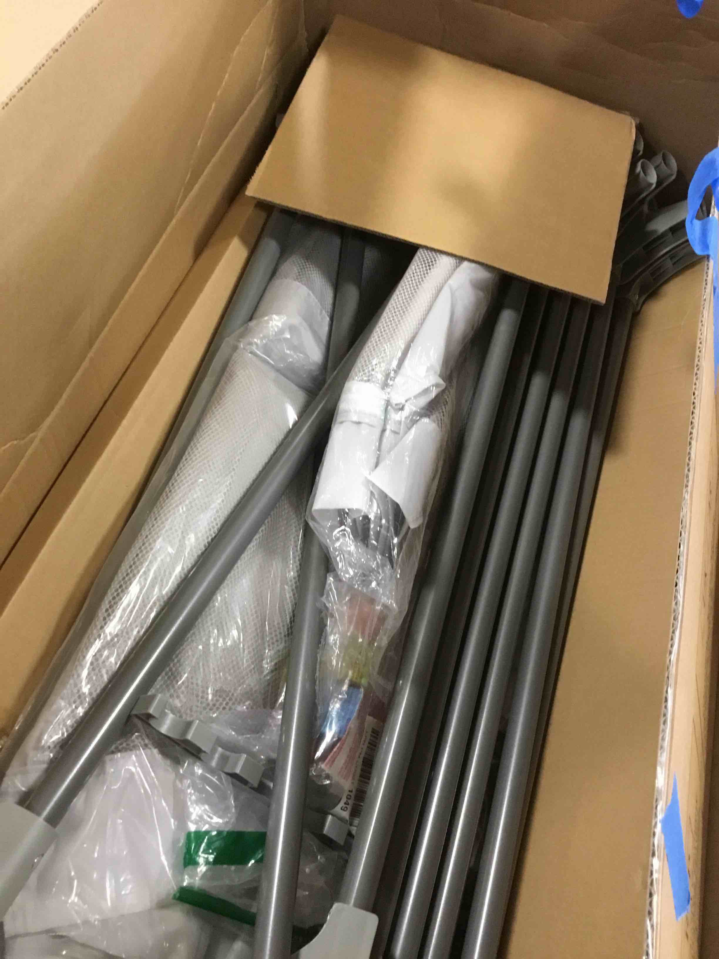 https://s3.amazonaws.com/lotting-images-prod/bidfta/BLU5938980_1707333489817.jpeg