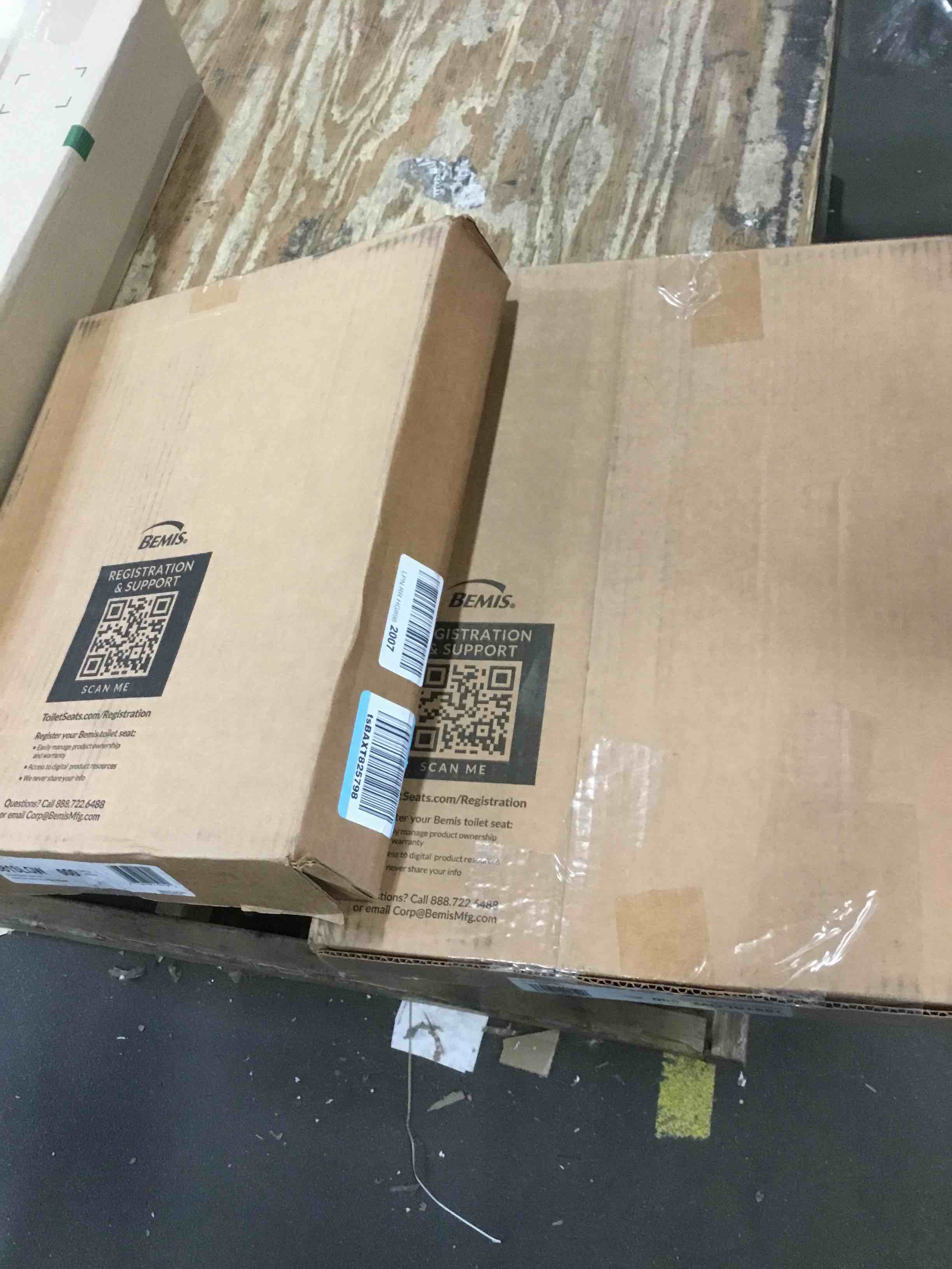 https://s3.amazonaws.com/lotting-images-prod/bidfta/BLU5939835_1707845876267.jpeg