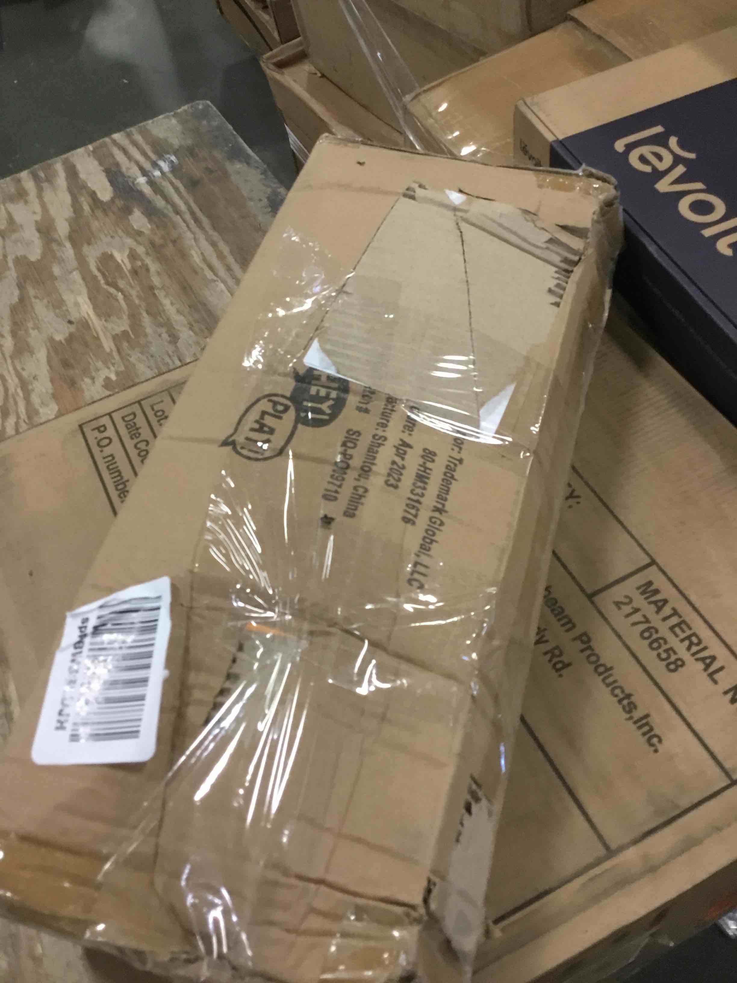 https://s3.amazonaws.com/lotting-images-prod/bidfta/BLU5940032_1707926076141.jpeg