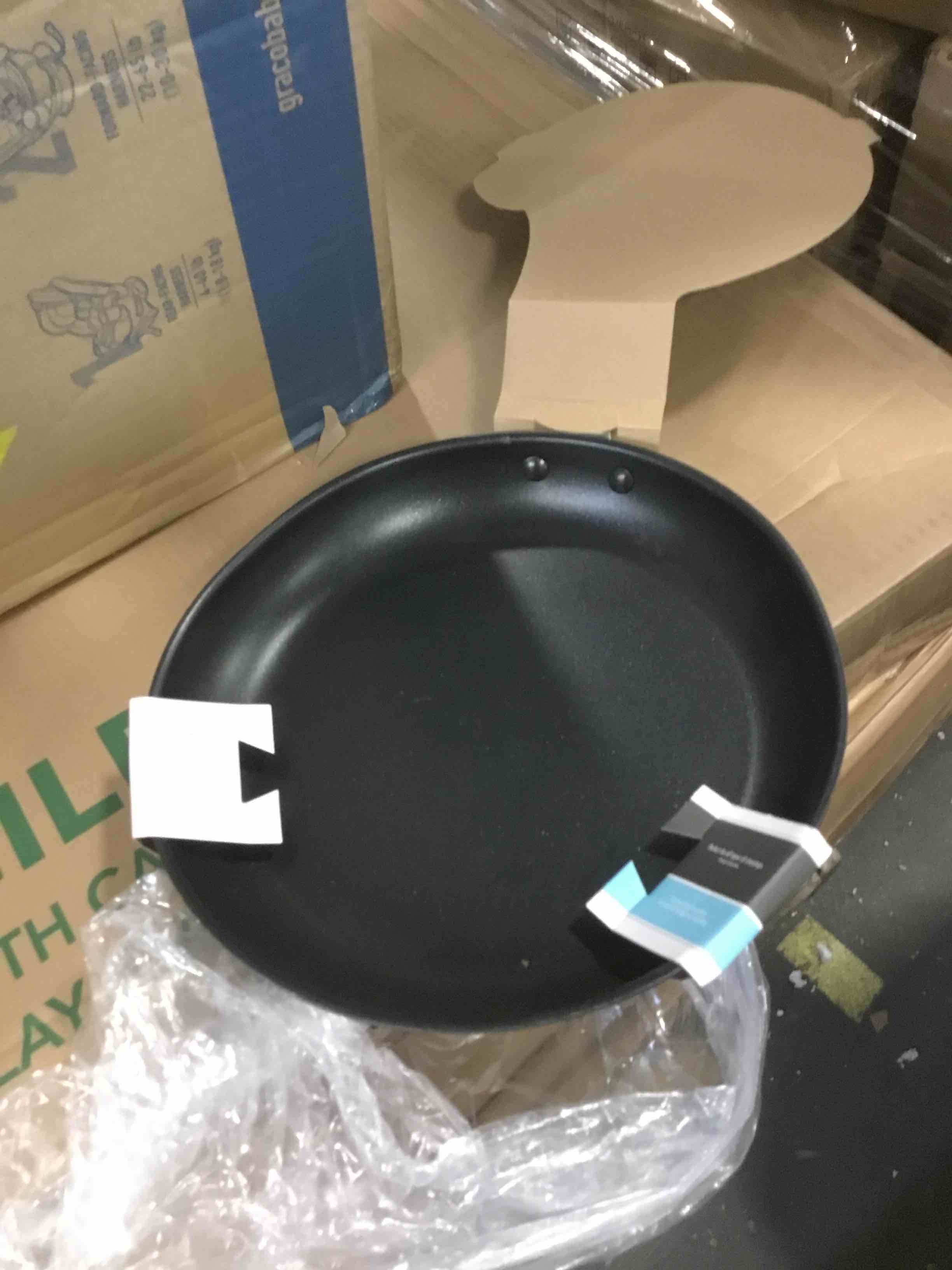 https://s3.amazonaws.com/lotting-images-prod/bidfta/BLU5940112_1707939229289.jpeg