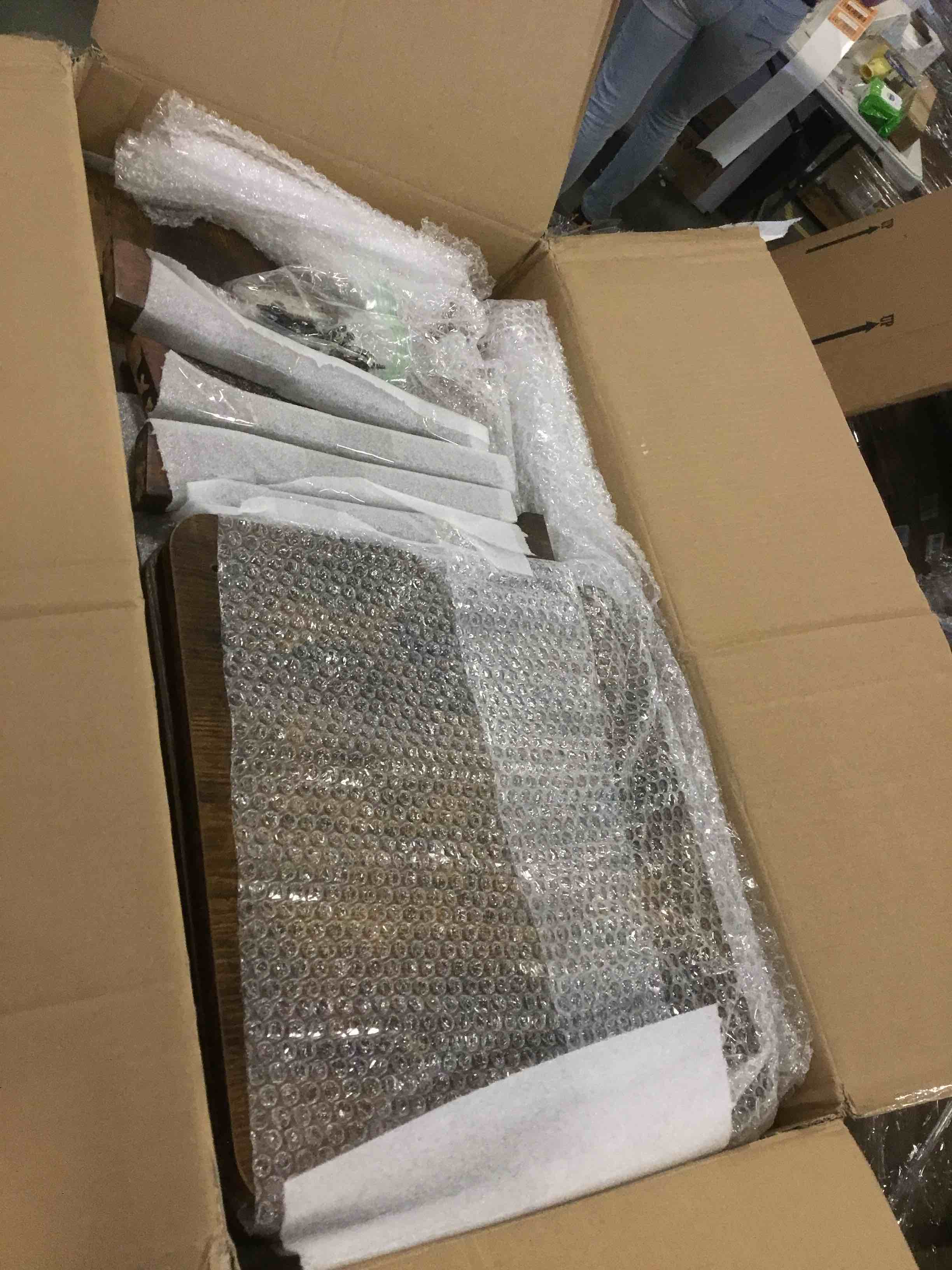 https://s3.amazonaws.com/lotting-images-prod/bidfta/BLU5940130_1707943169771.jpeg