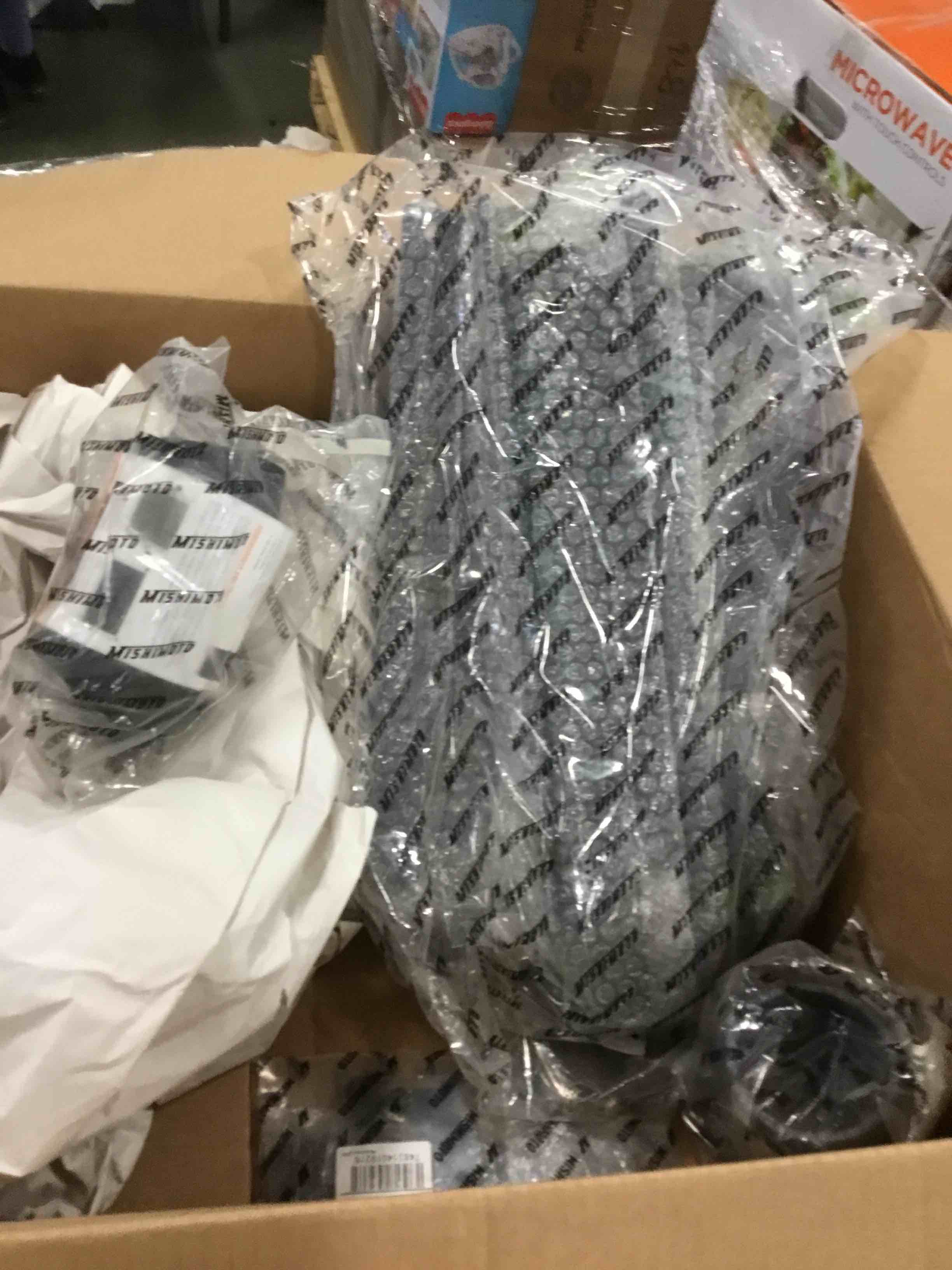 https://s3.amazonaws.com/lotting-images-prod/bidfta/BLU5940191_1708004305885.jpeg